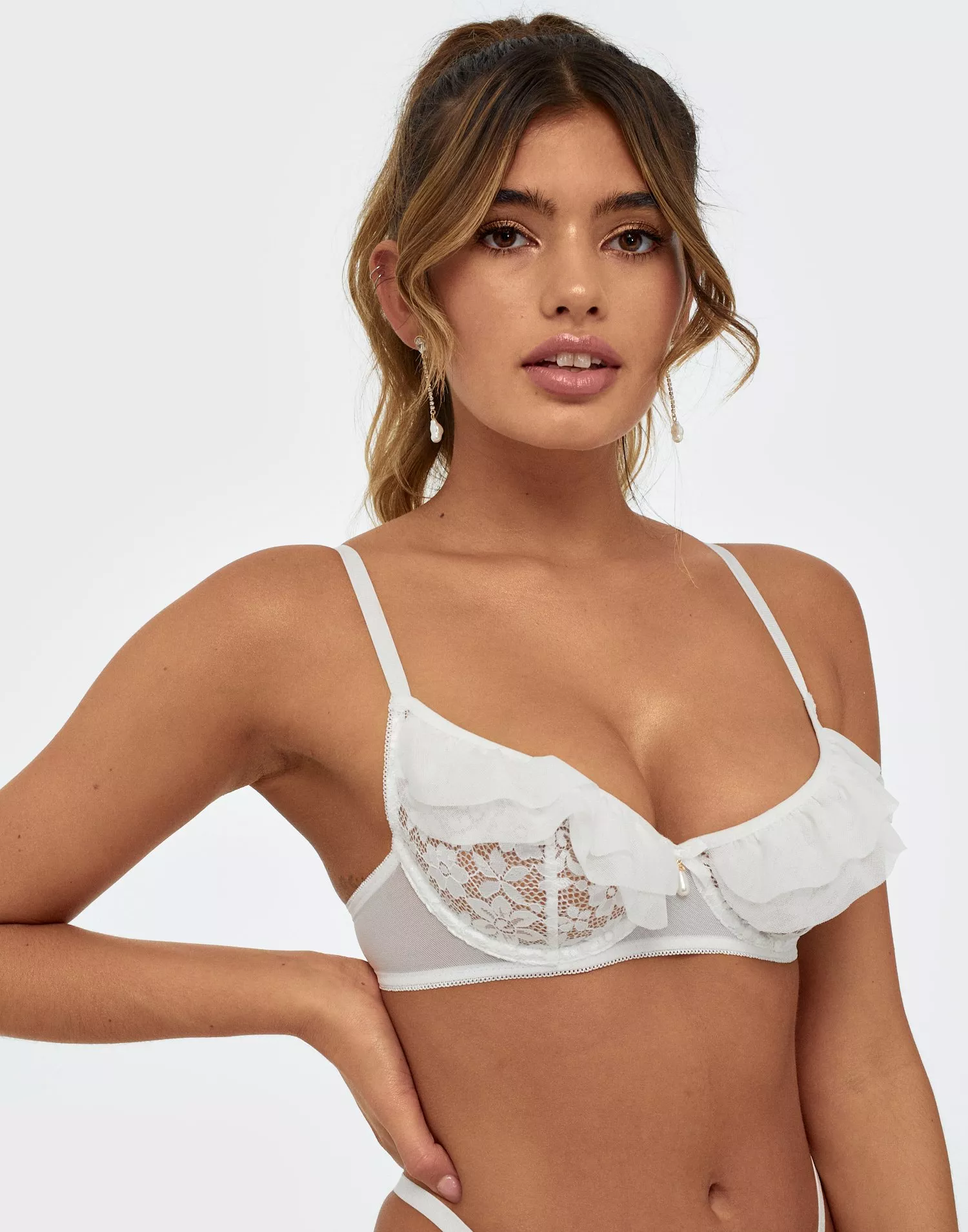 Angie recycled underwired bra in lace white Dorina