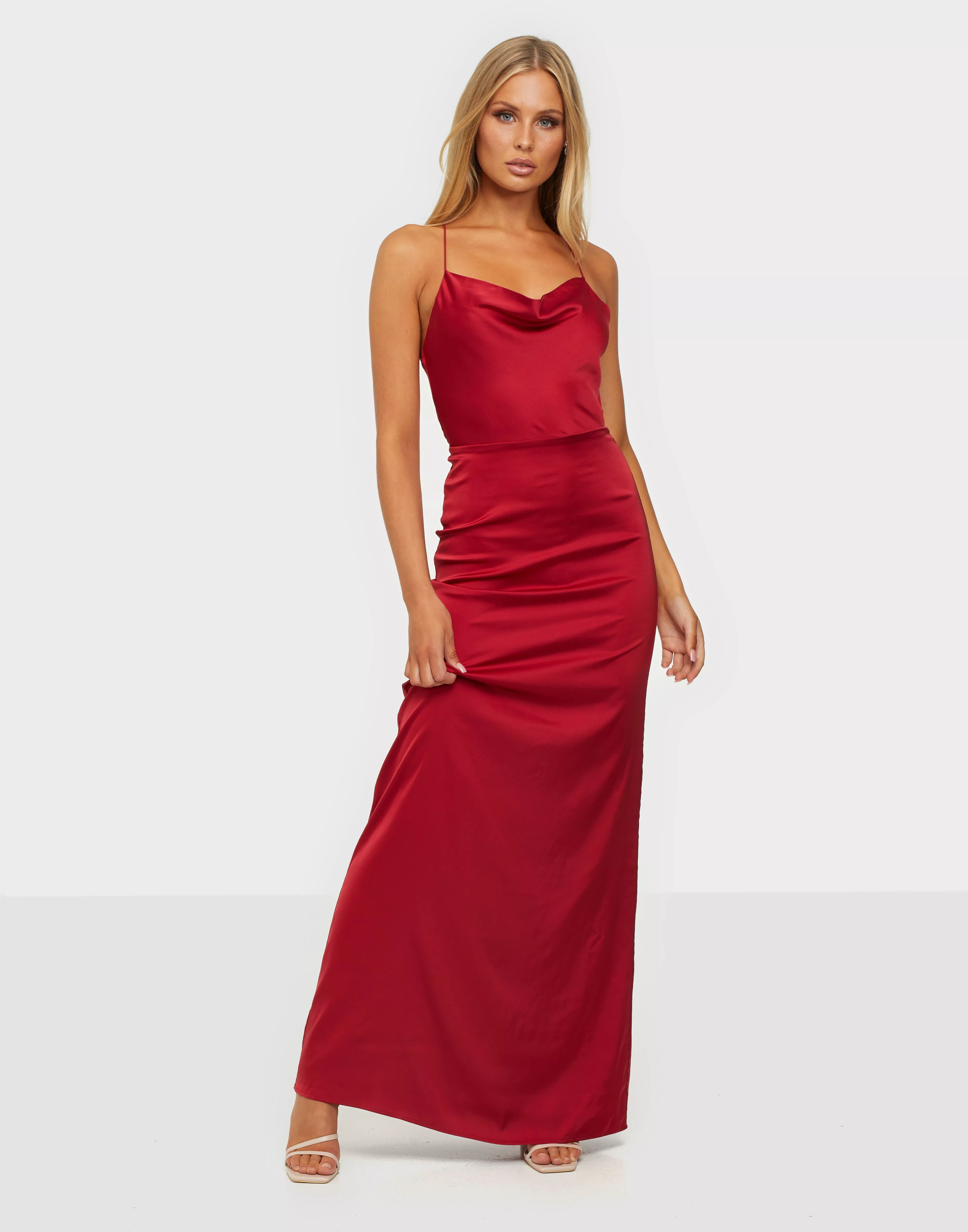 Buy Nelly Waterfall Mermaid Gown - Dark Red | Nelly.com
