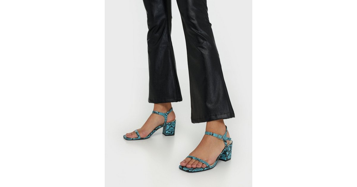 nly by nelly low block heel