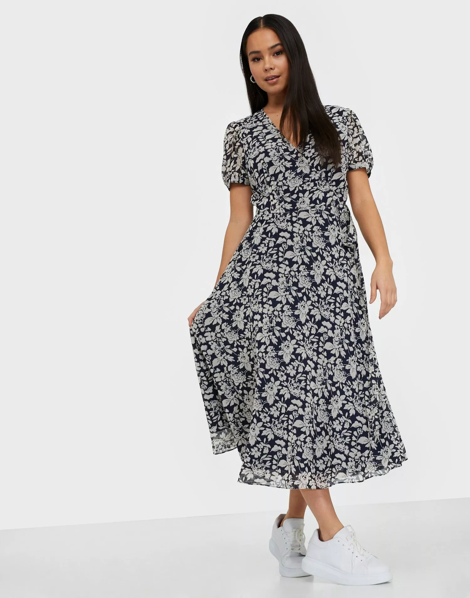 Polo ralph lauren floral crepe hot sale wrap dress