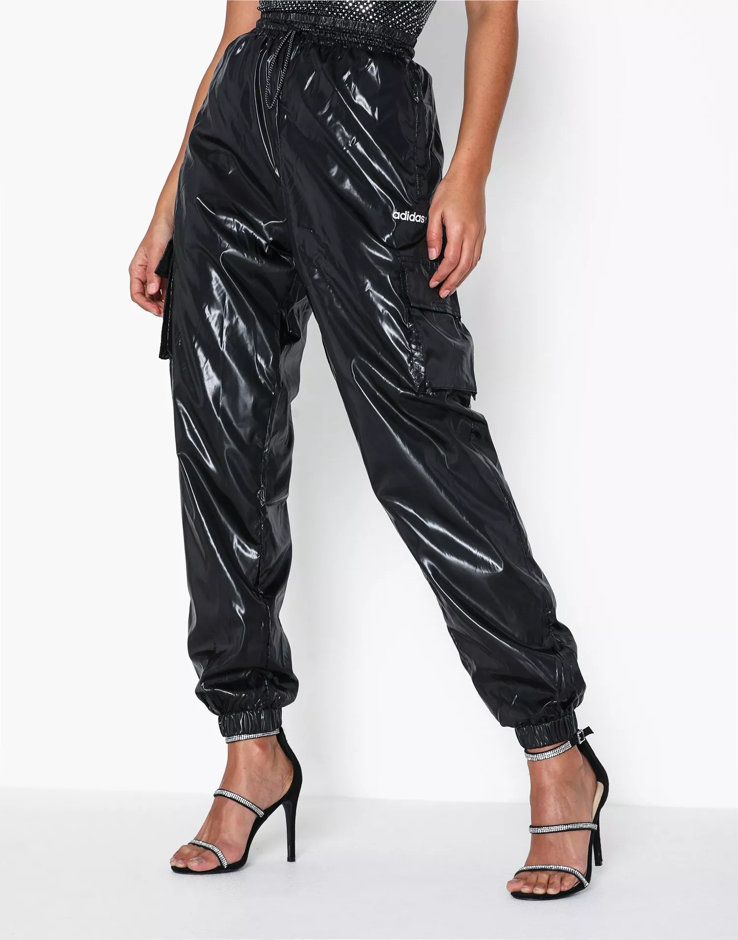 romántico Acostumbrar Ordenador portátil Buy Adidas Originals SHINY PANT - Black | Nelly.com