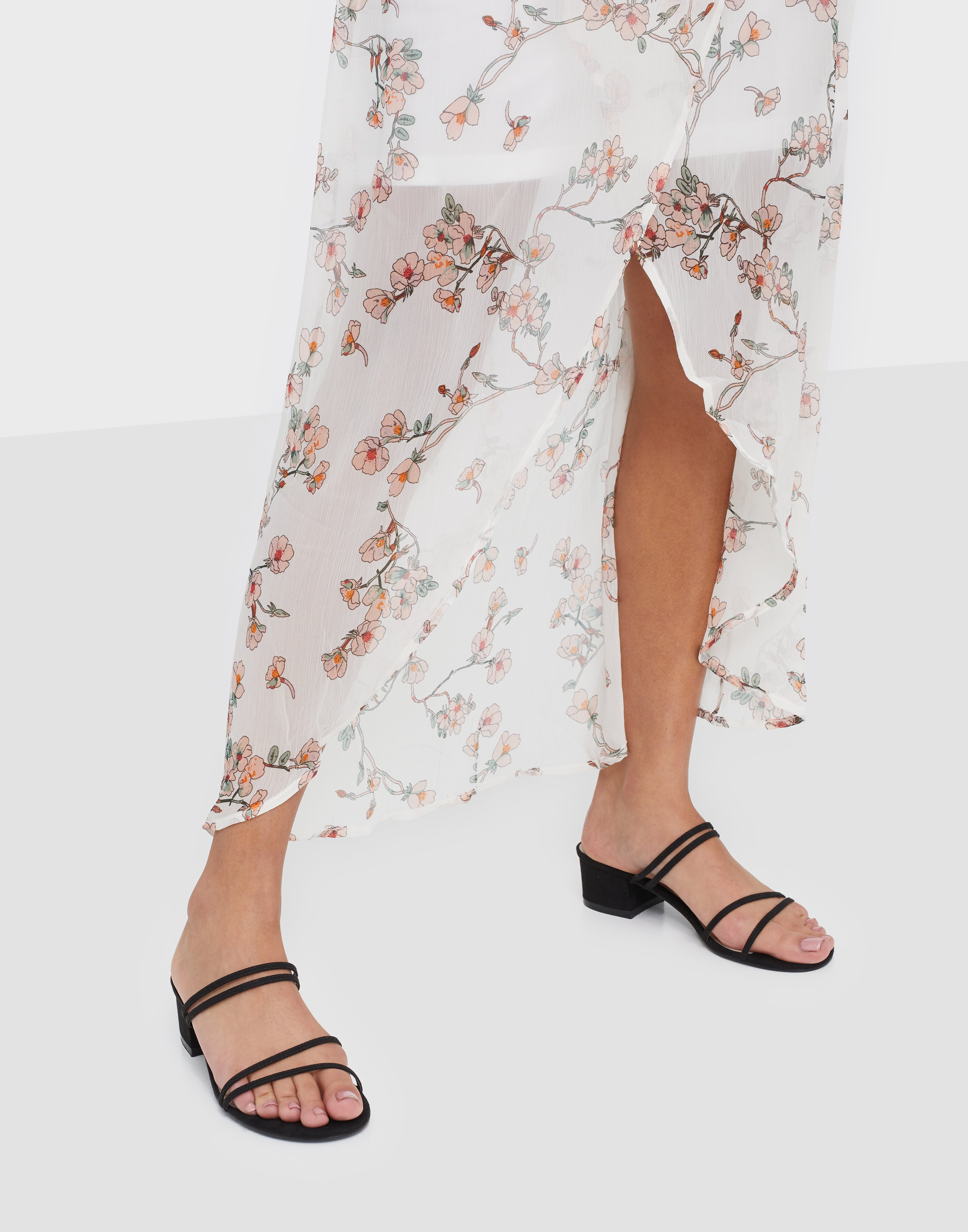 nly by nelly low block heel