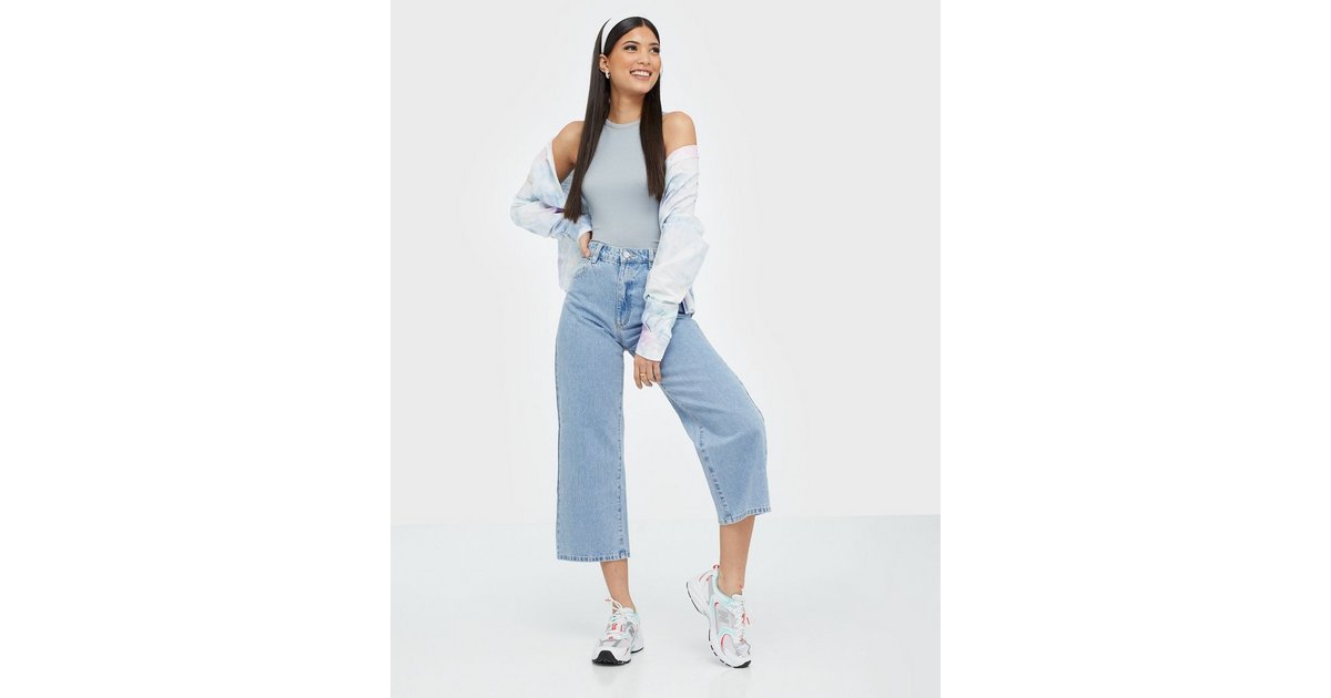 abrand aline crop jeans