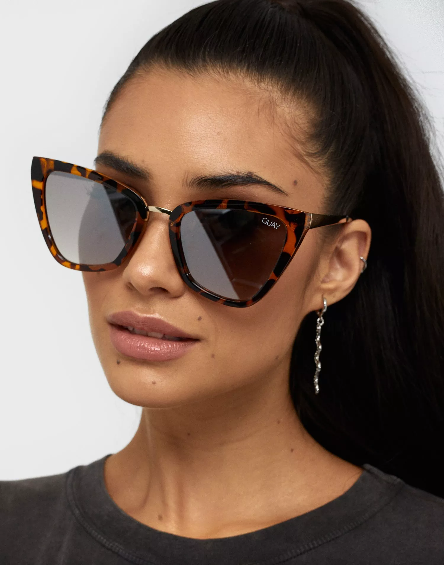 Quay reina sales mini sunglasses