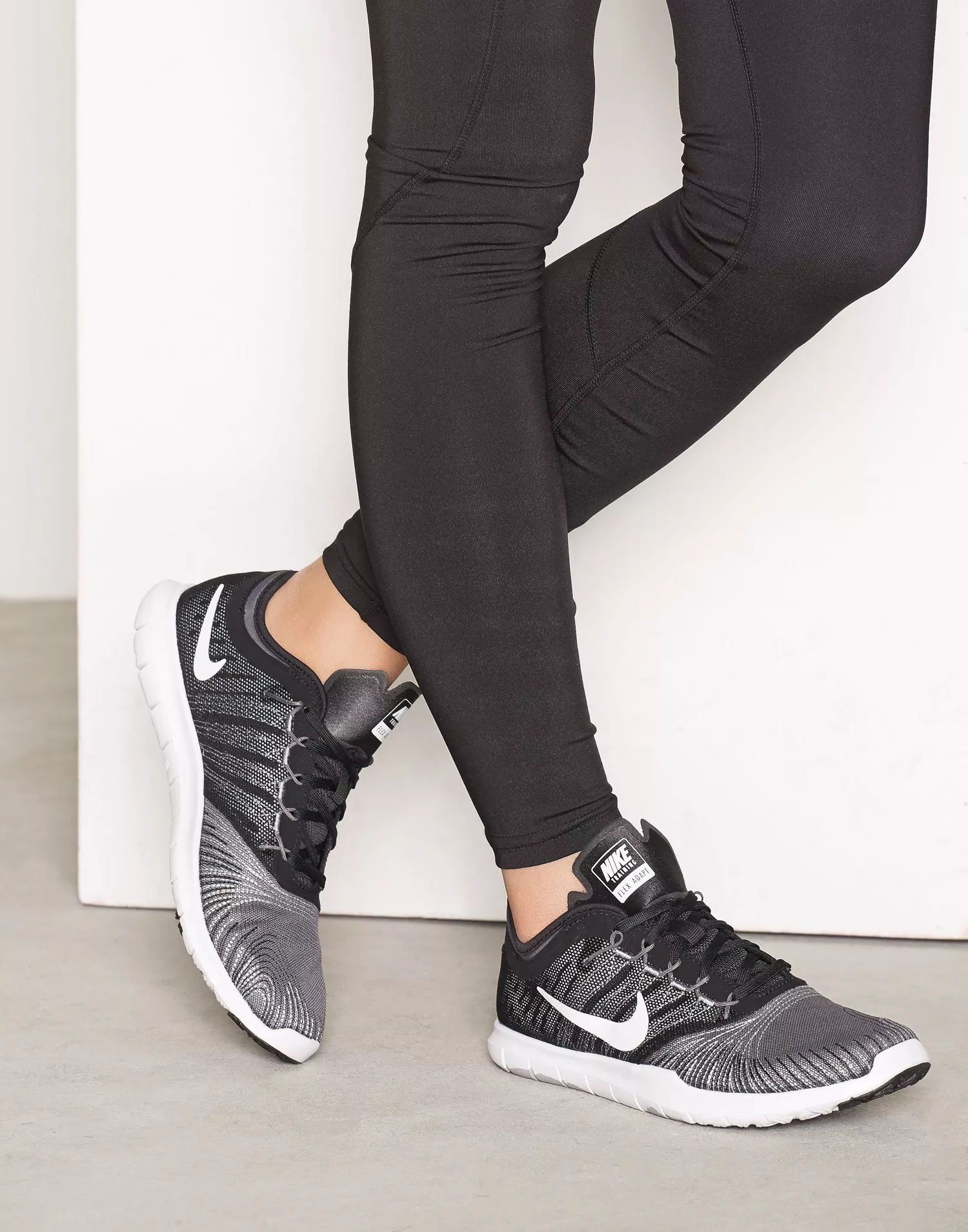 Nike Wmns Nike Adapt TR - Dark Grey | Nelly.com