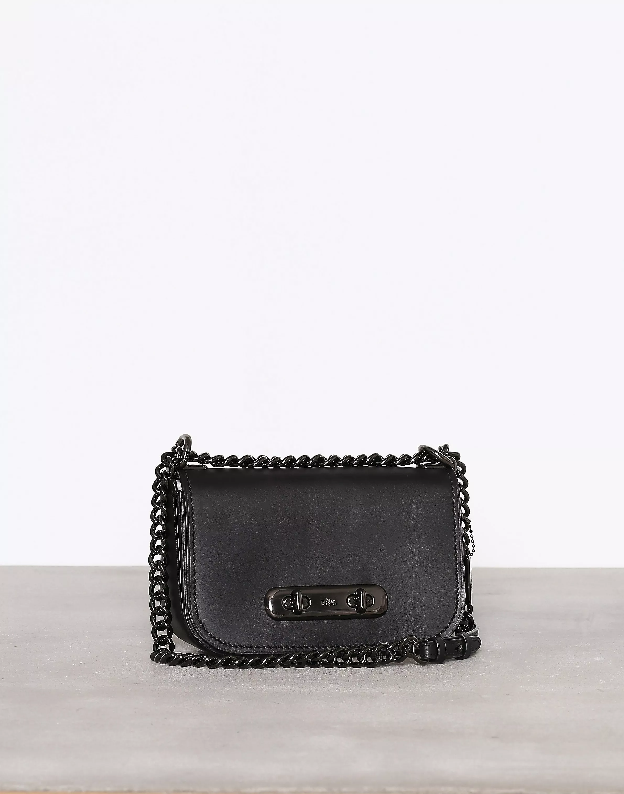 Coach swagger 20 black hot sale