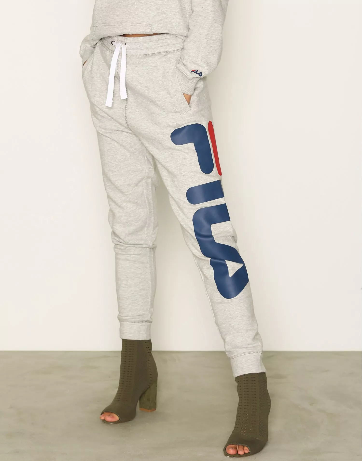 Classic basic on sale pants fila