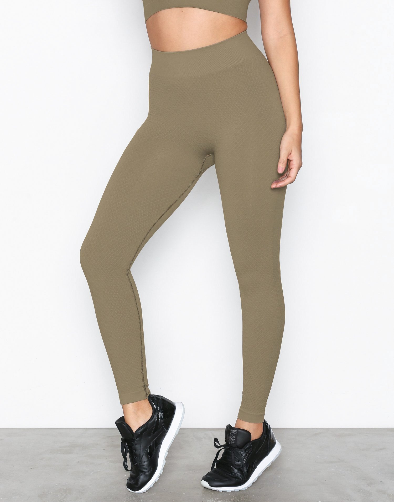 Nelly.com SE - Seamless Mesh Pattern Tig 179.00