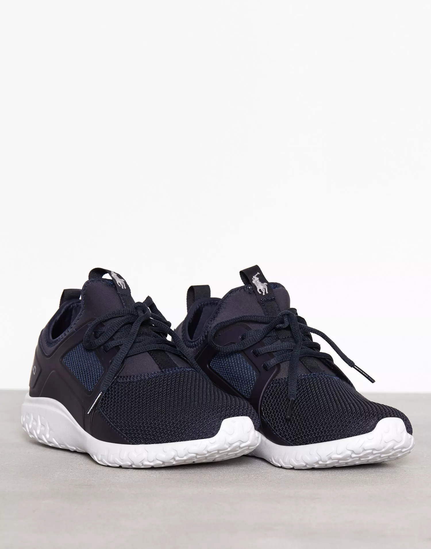 Train 150 hot sale mesh sneaker