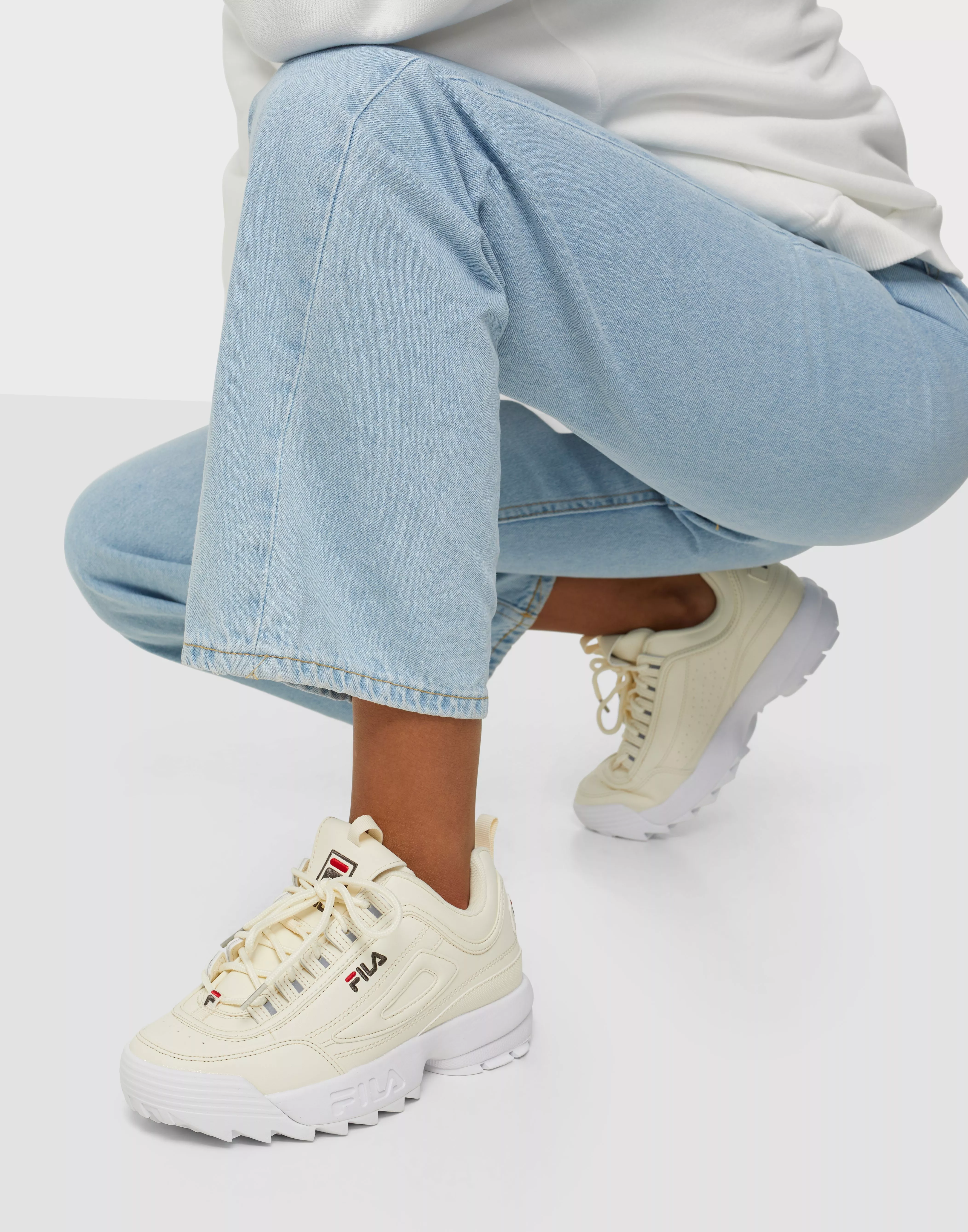 Fila disruptor hot sale low beige