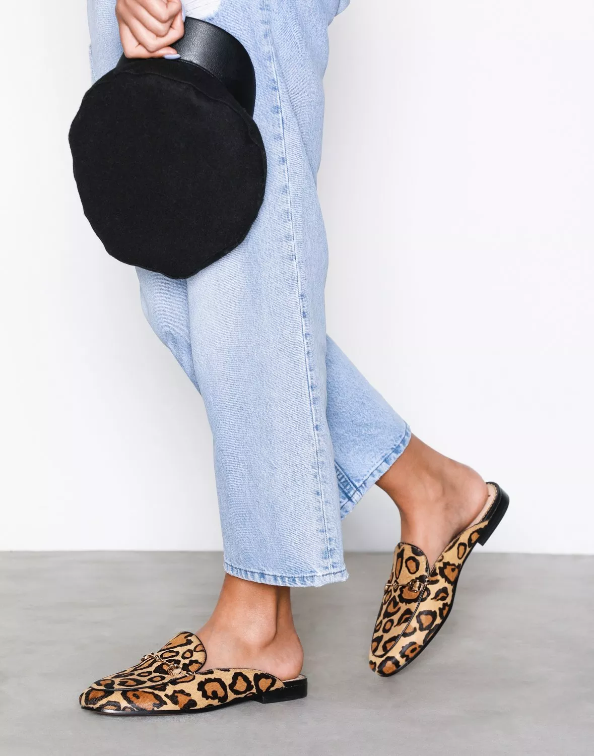 Nelly store leopard slide