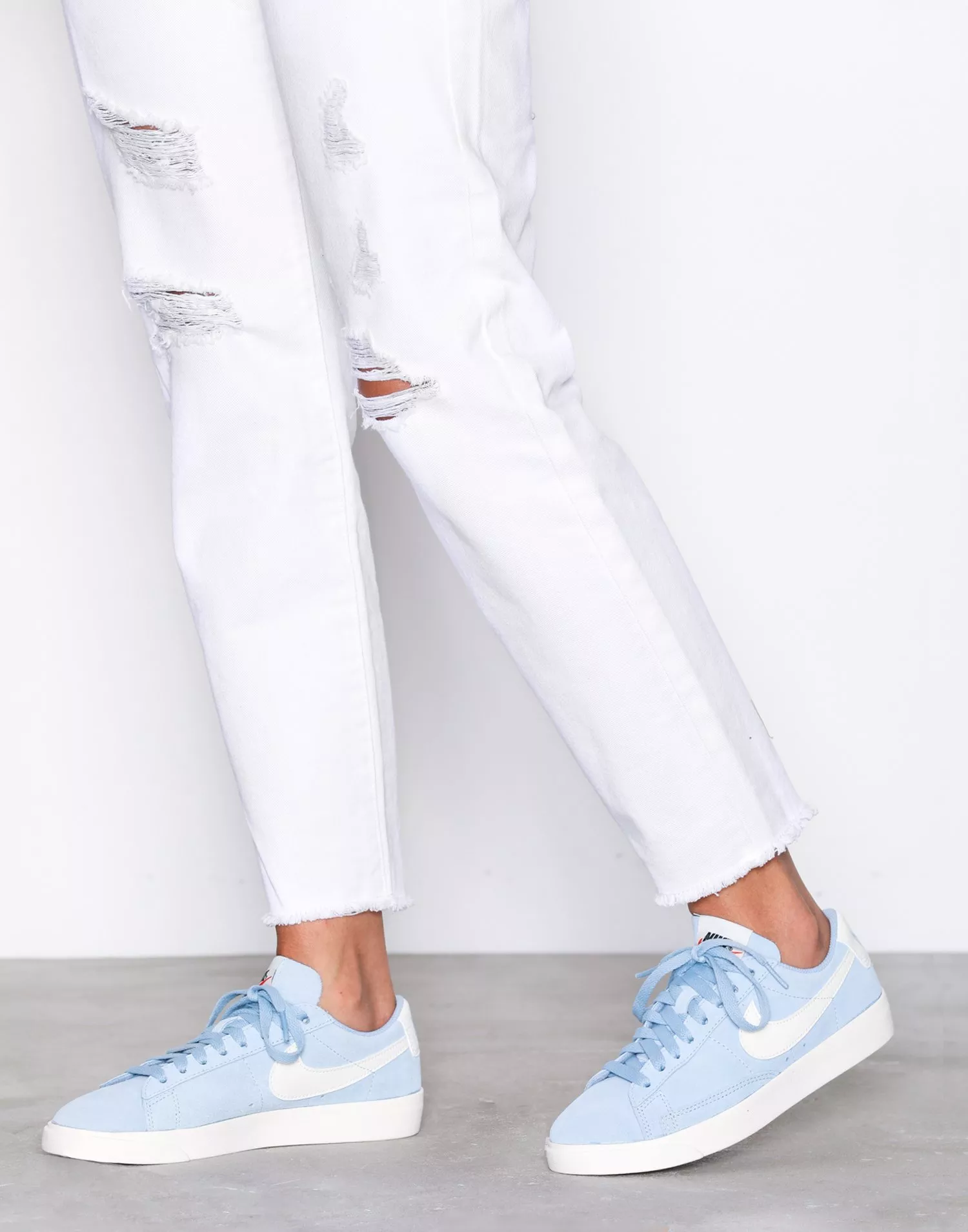 Nike blazer leche baby blue best sale suede trainers