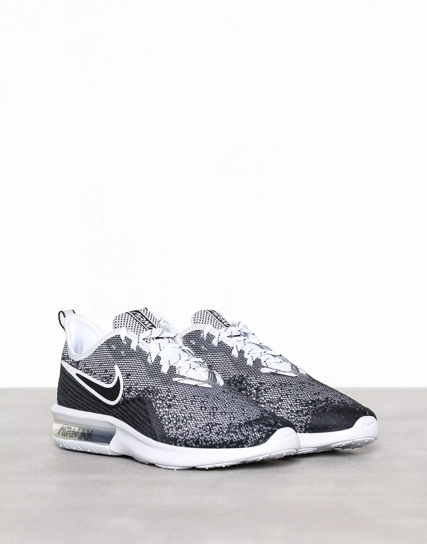 Nike air max outlet sequent black and white