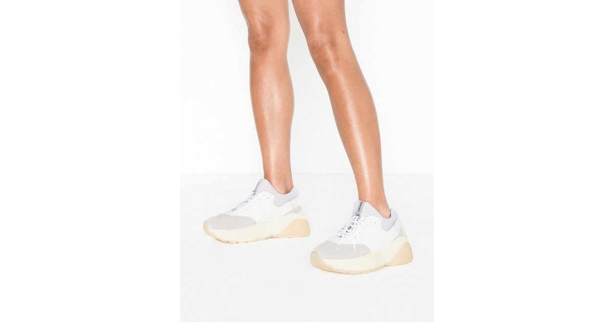 Therapy busta hot sale sneakers all white