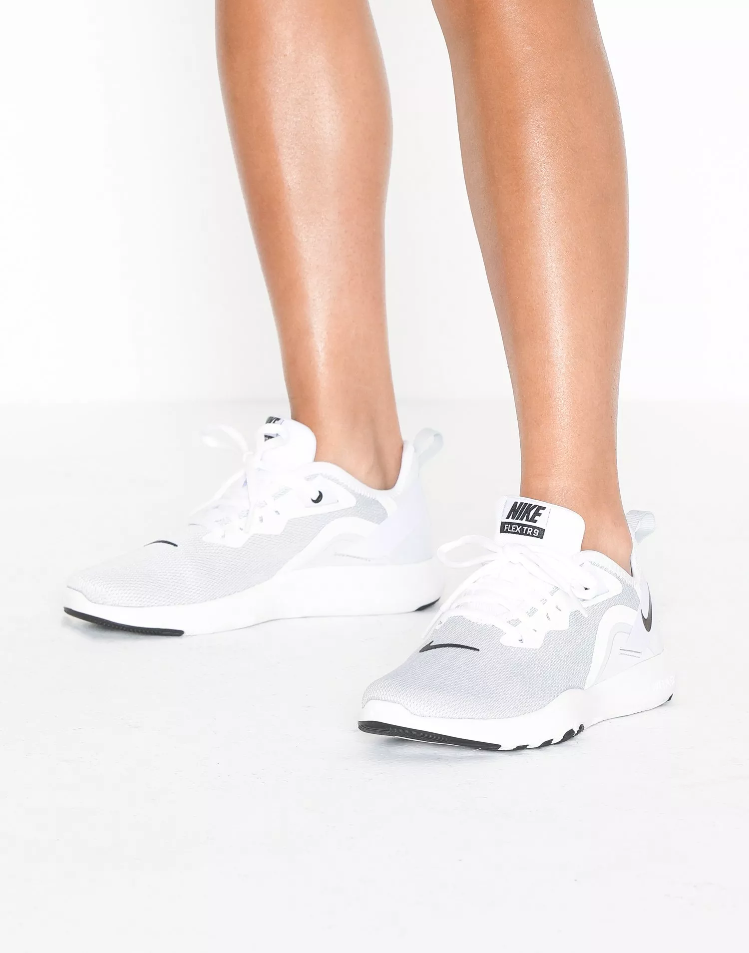 Nike flex trainer white on sale