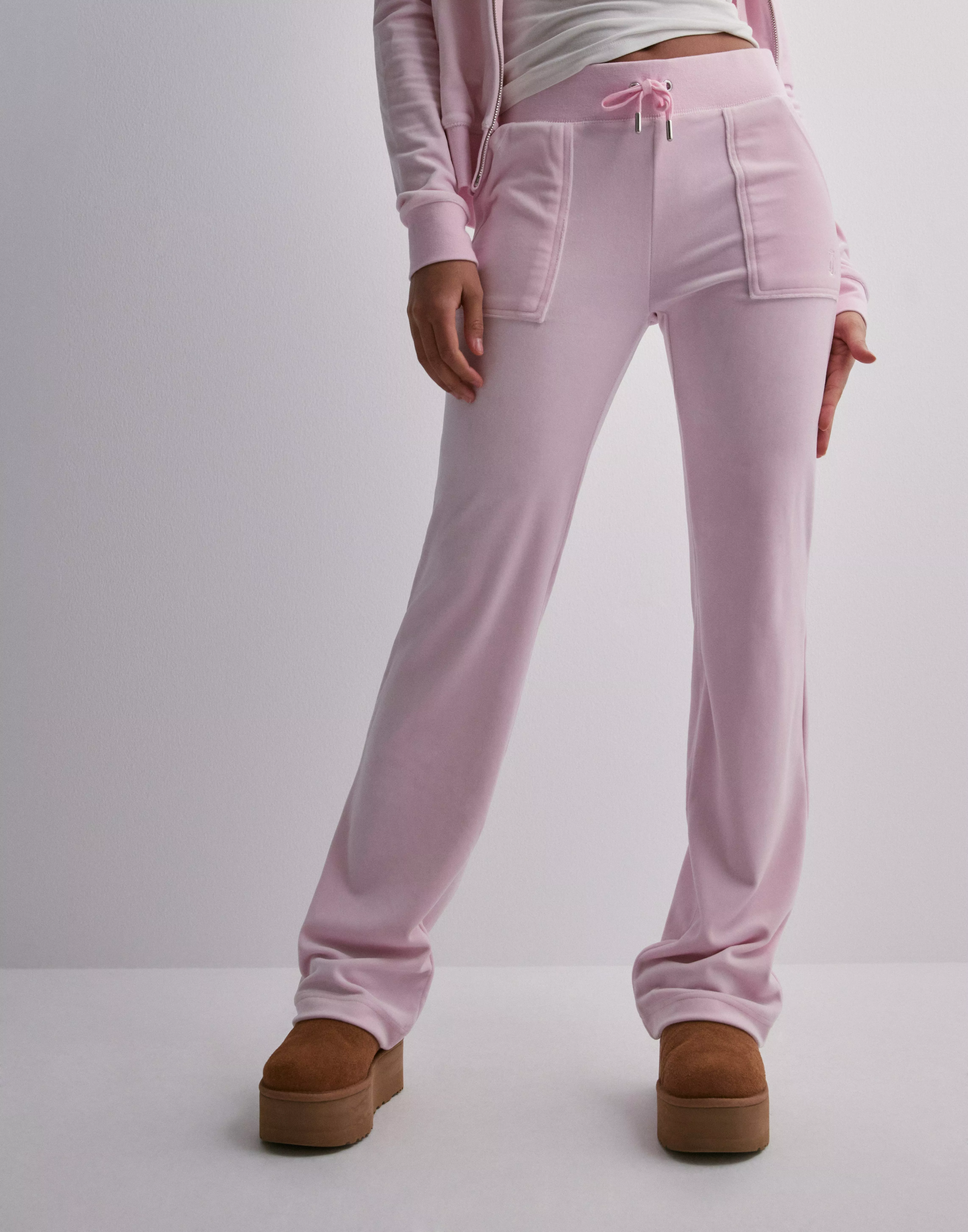 Juicy Couture Wmns Del Ray Classic Velour Pant Pocket Design Women begonia  pink