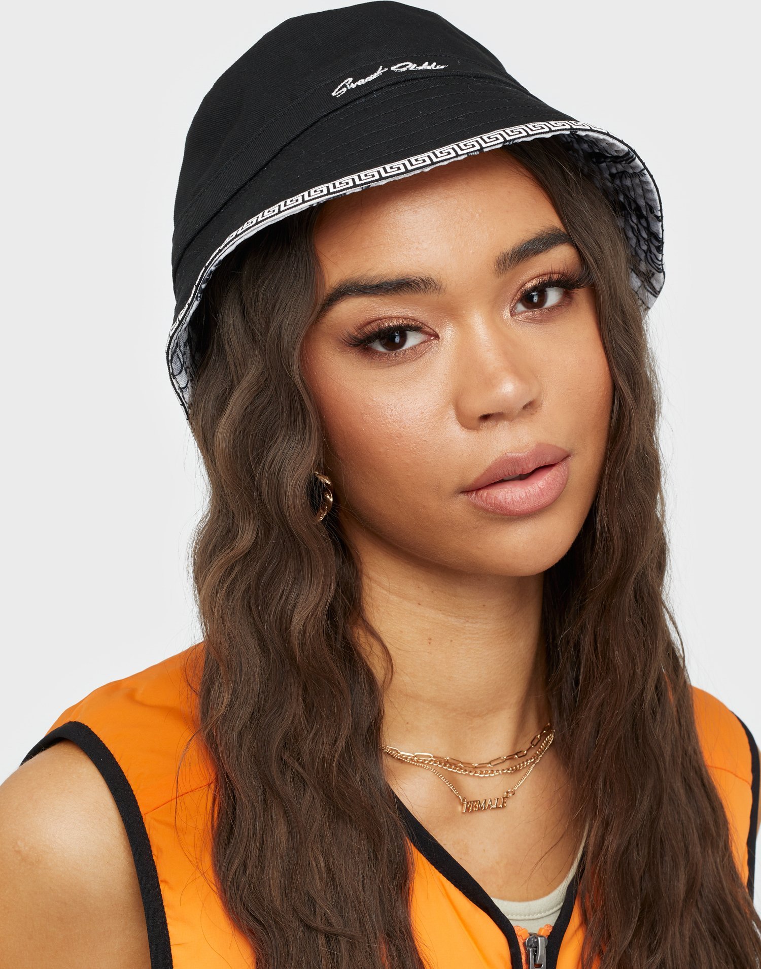 sweet sktbs bucket hat