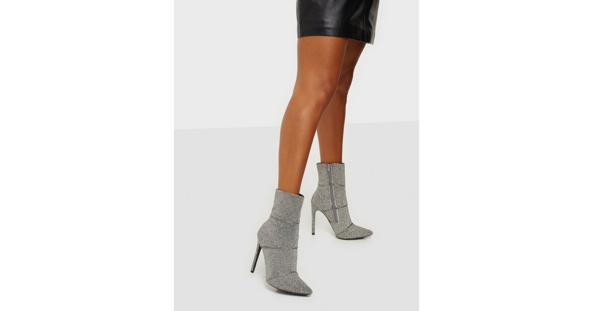 Winona steve madden store boots