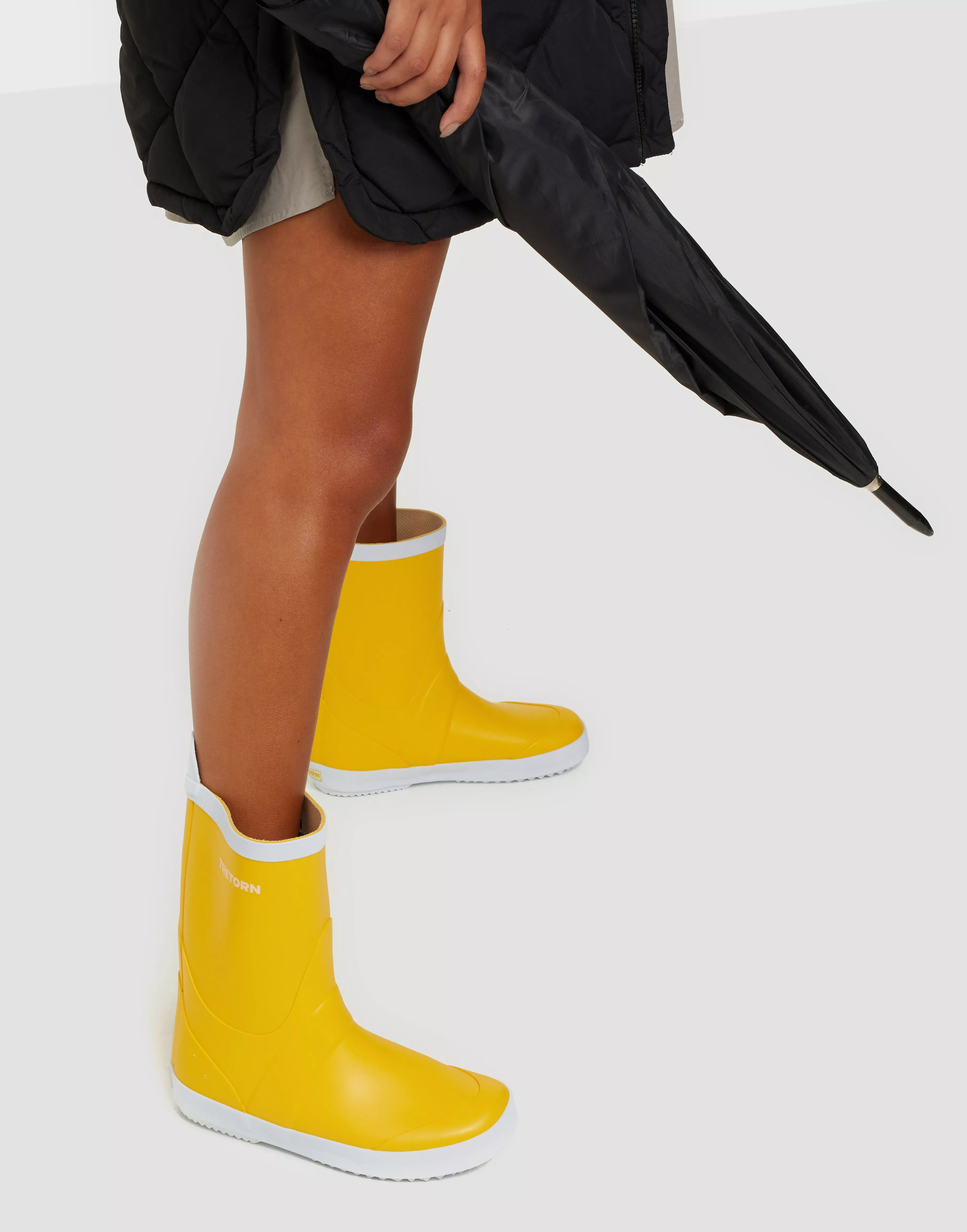 Tretorn yellow best sale rain boots