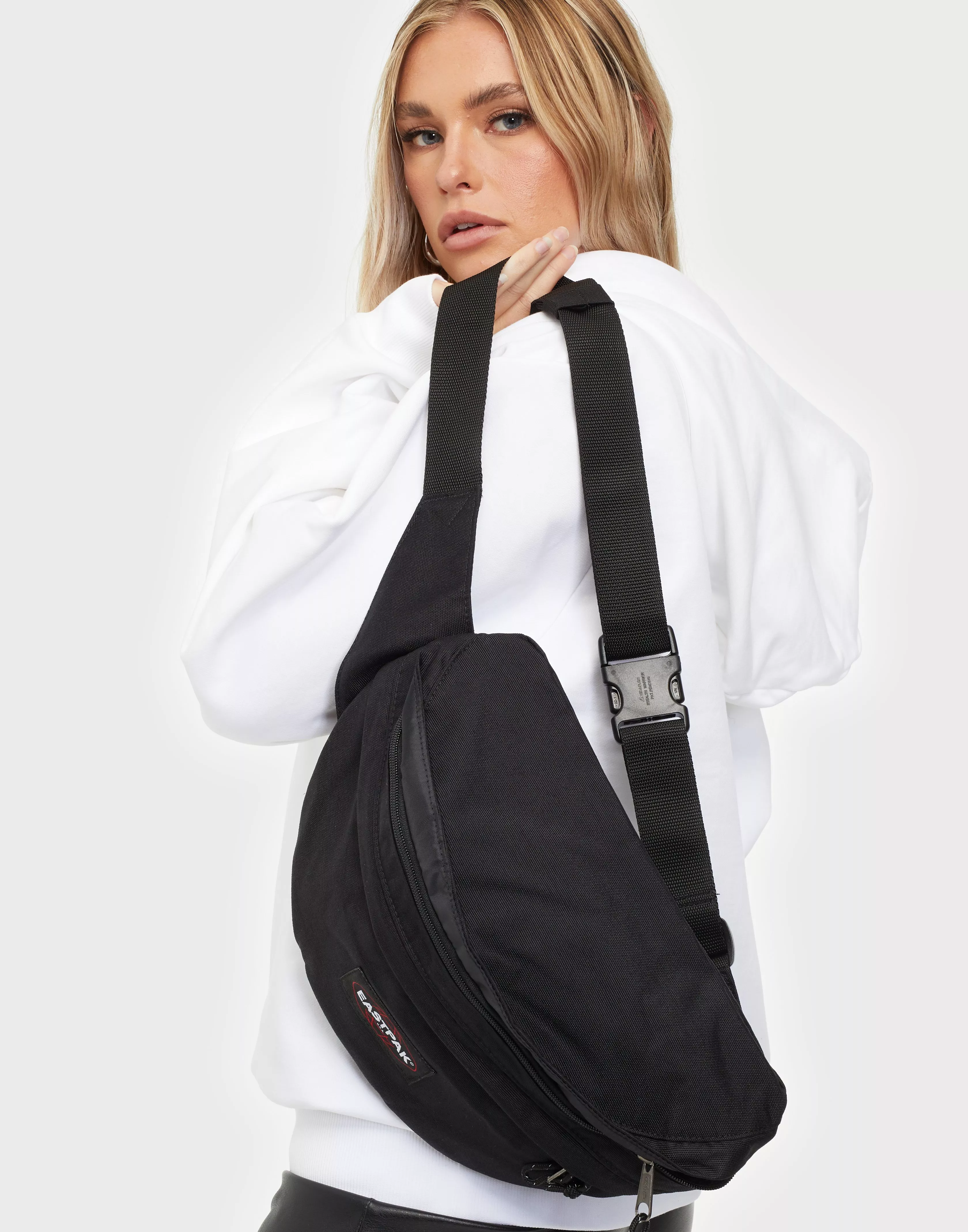 Gedateerd huilen maak je geïrriteerd Buy Eastpak Springer XXL - Black | Nelly.com