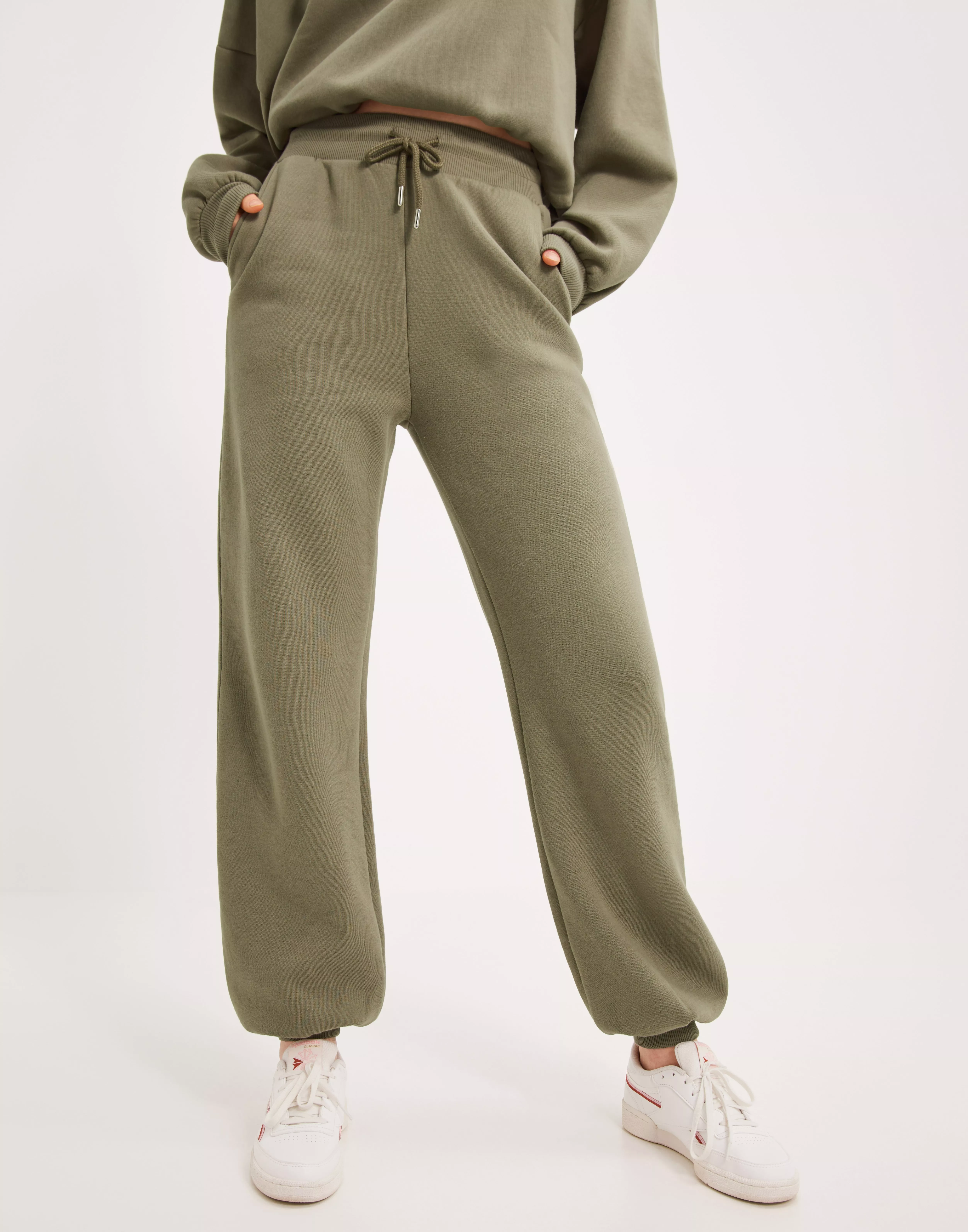 Buy Nelly Perfect Slouchy Sweat Pants - Green