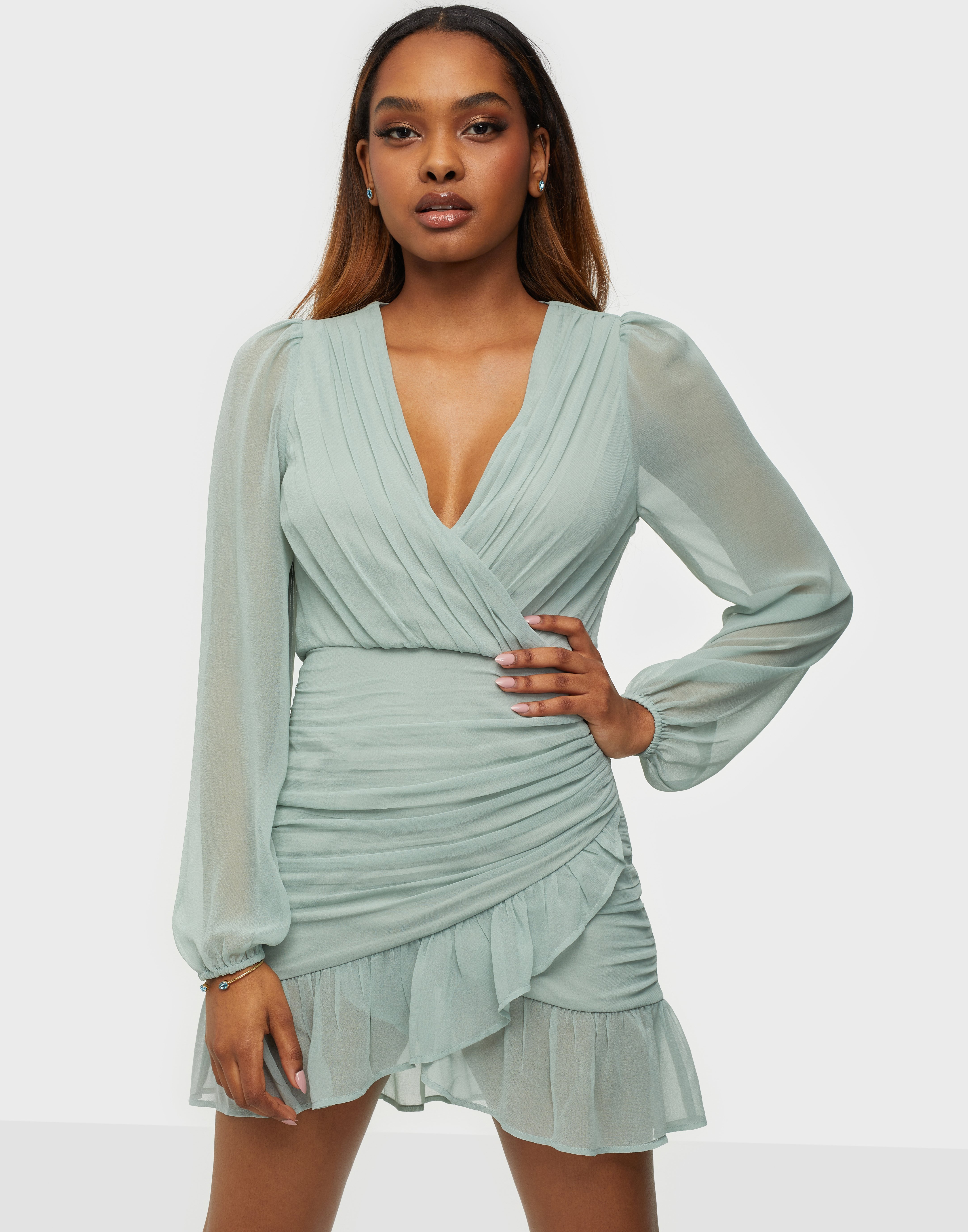 in love ruched dress nelly