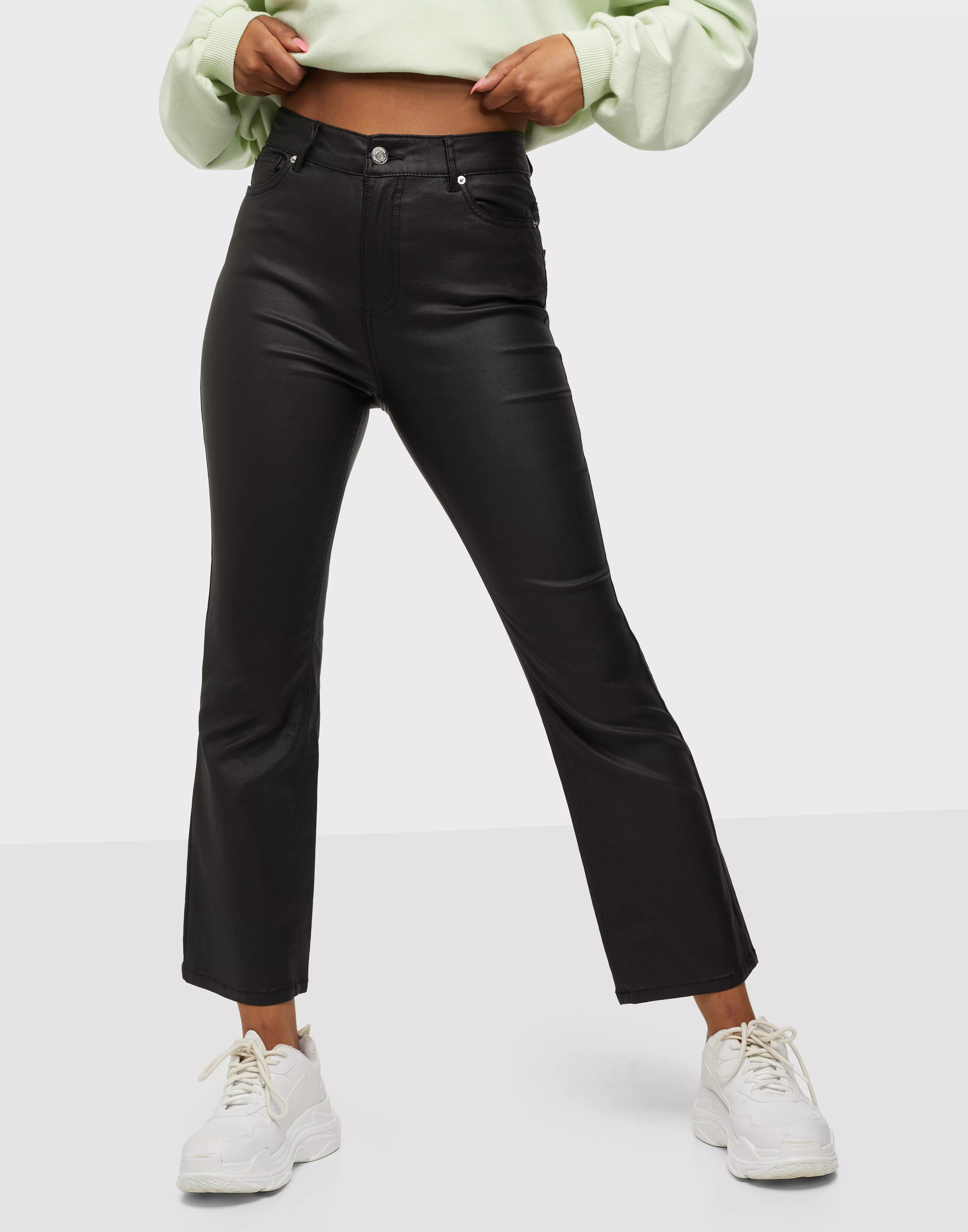 Buy Vero Moda VMSTELLA HR KICK FLARE COATED JEANS - Black Coated