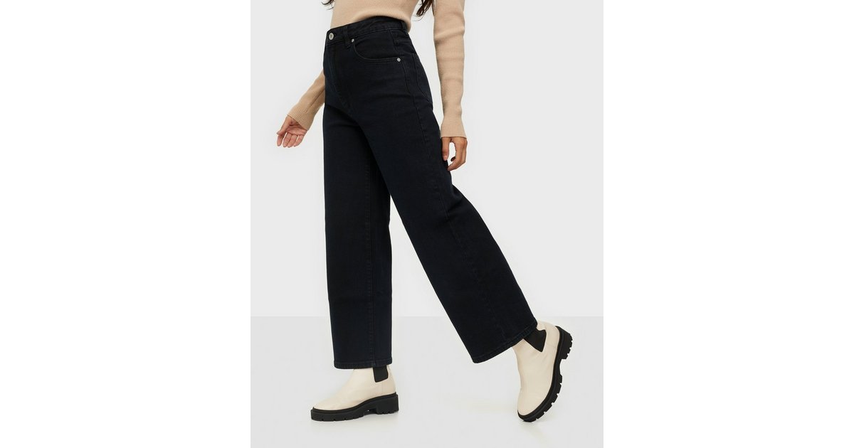 abrand aline crop jeans