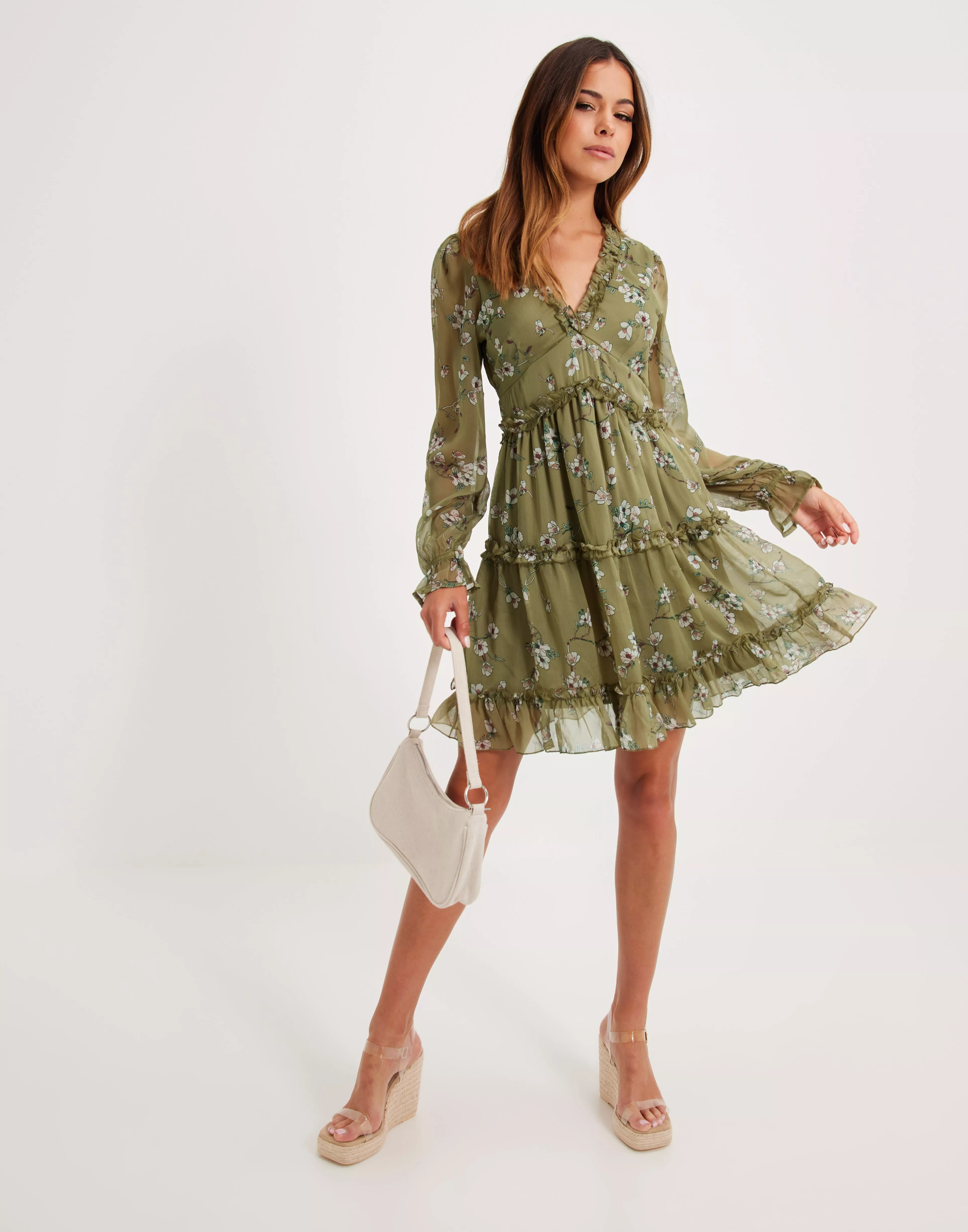 Köp Vero Moda VMWONDA 7/8 FRILL SHORT DRESS EXP G - Laurel Oak Nile