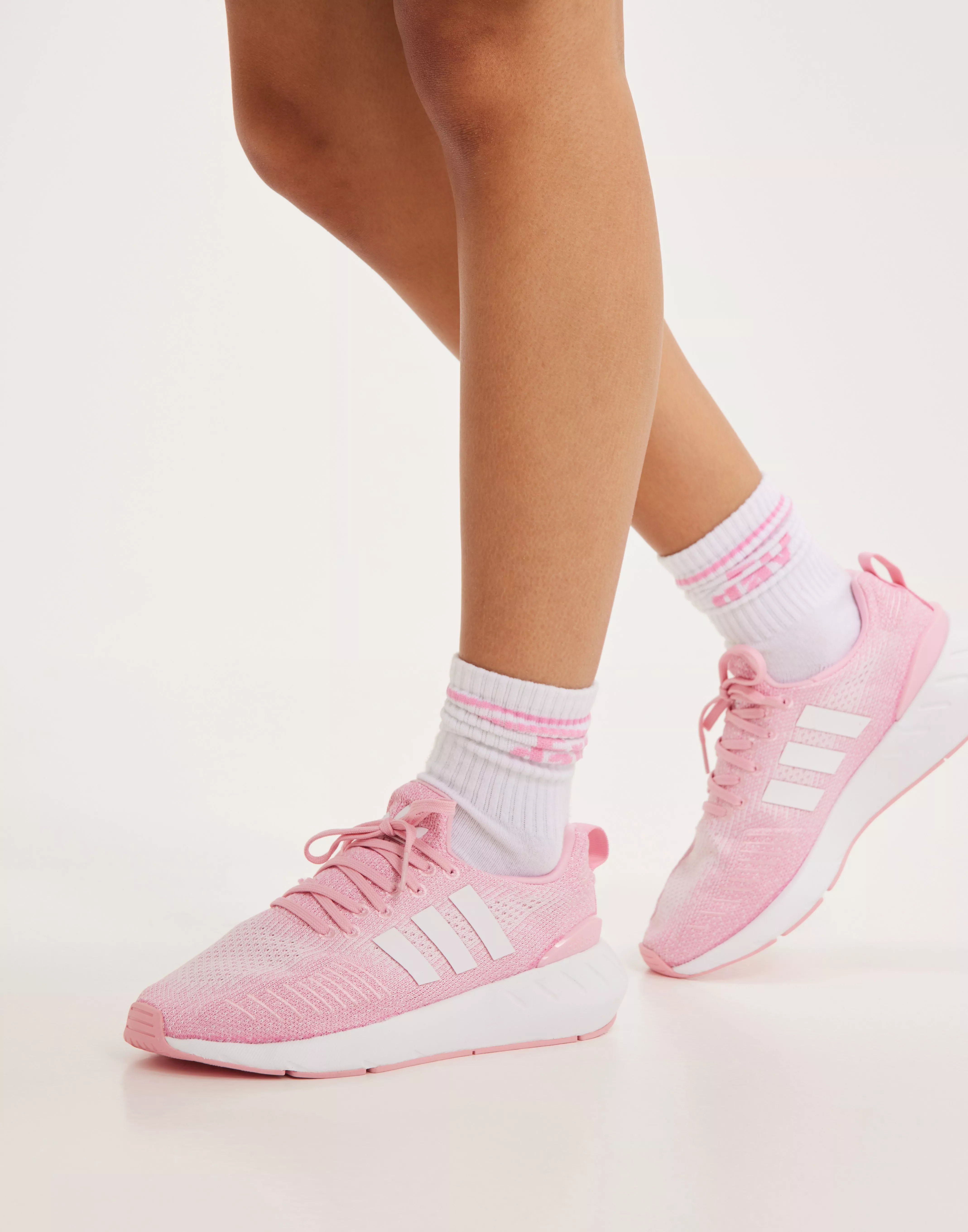 Swift run clearance pink adidas