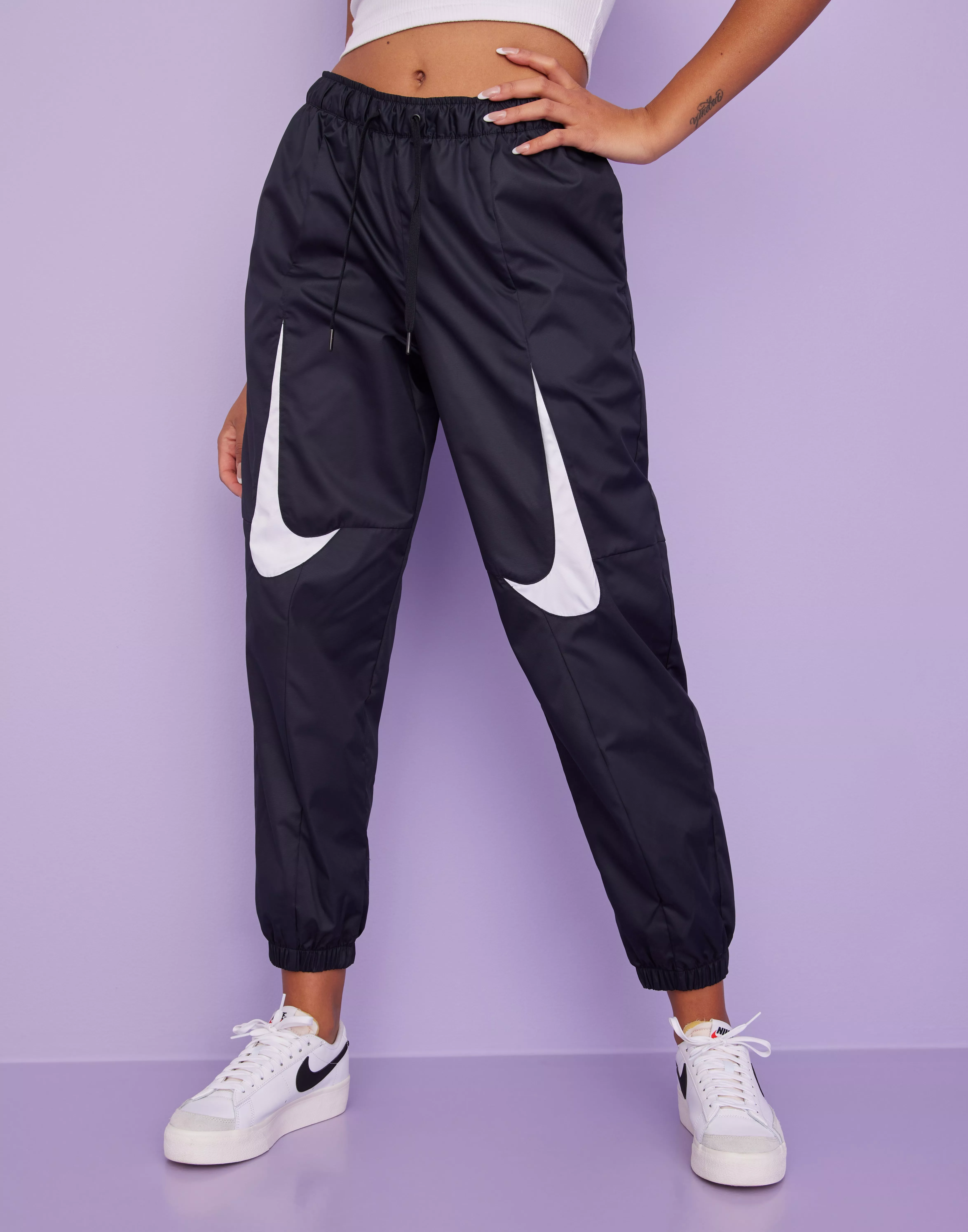 Buy Nike W NSW WVN MR PANT AMD - Black/White