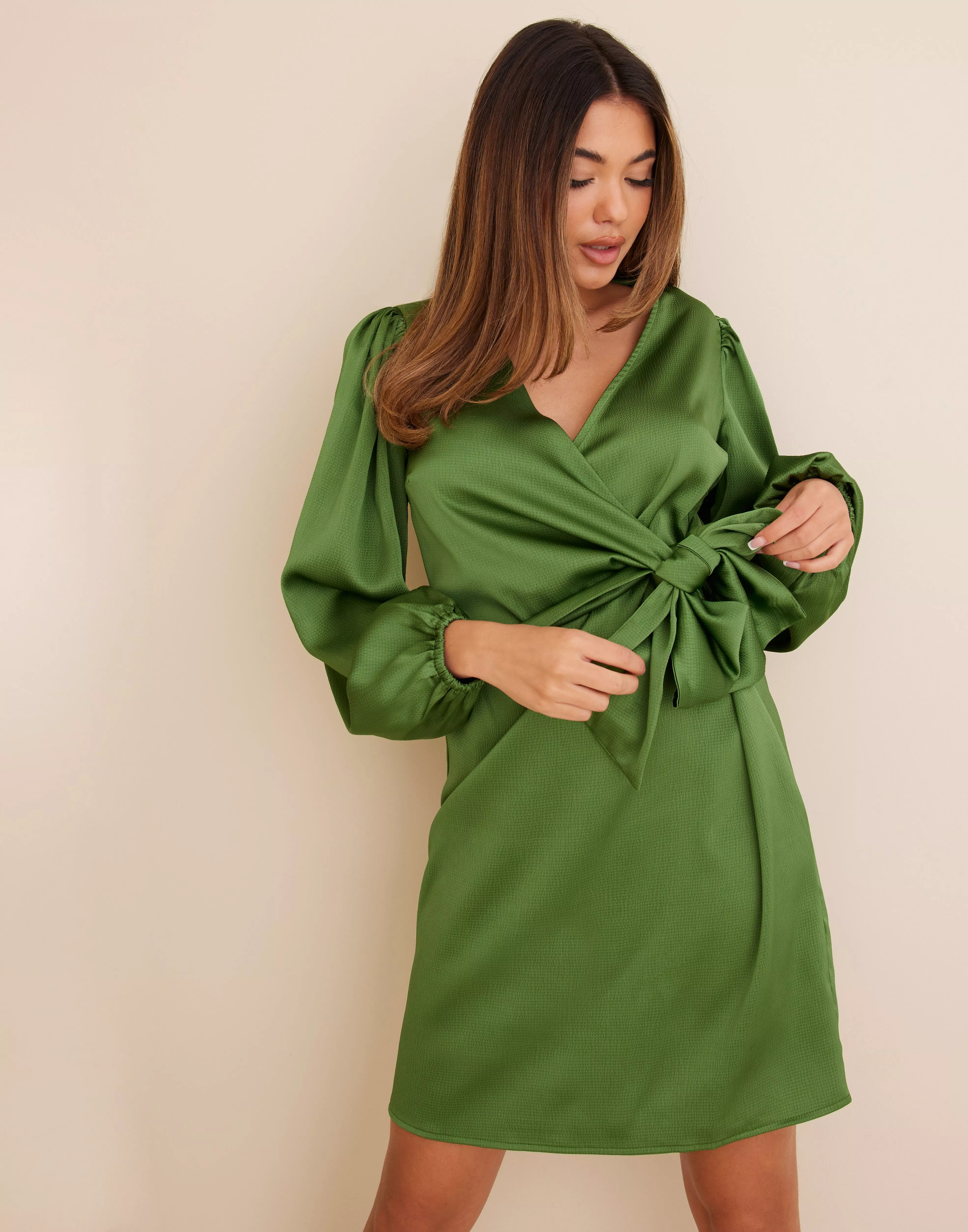 Köp Object Collectors Item - DIV L/S Artichoke SHORT OBJADALINA Green A DRESS