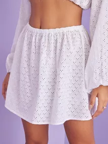 Embroidered Short Elastic Waist Skirt