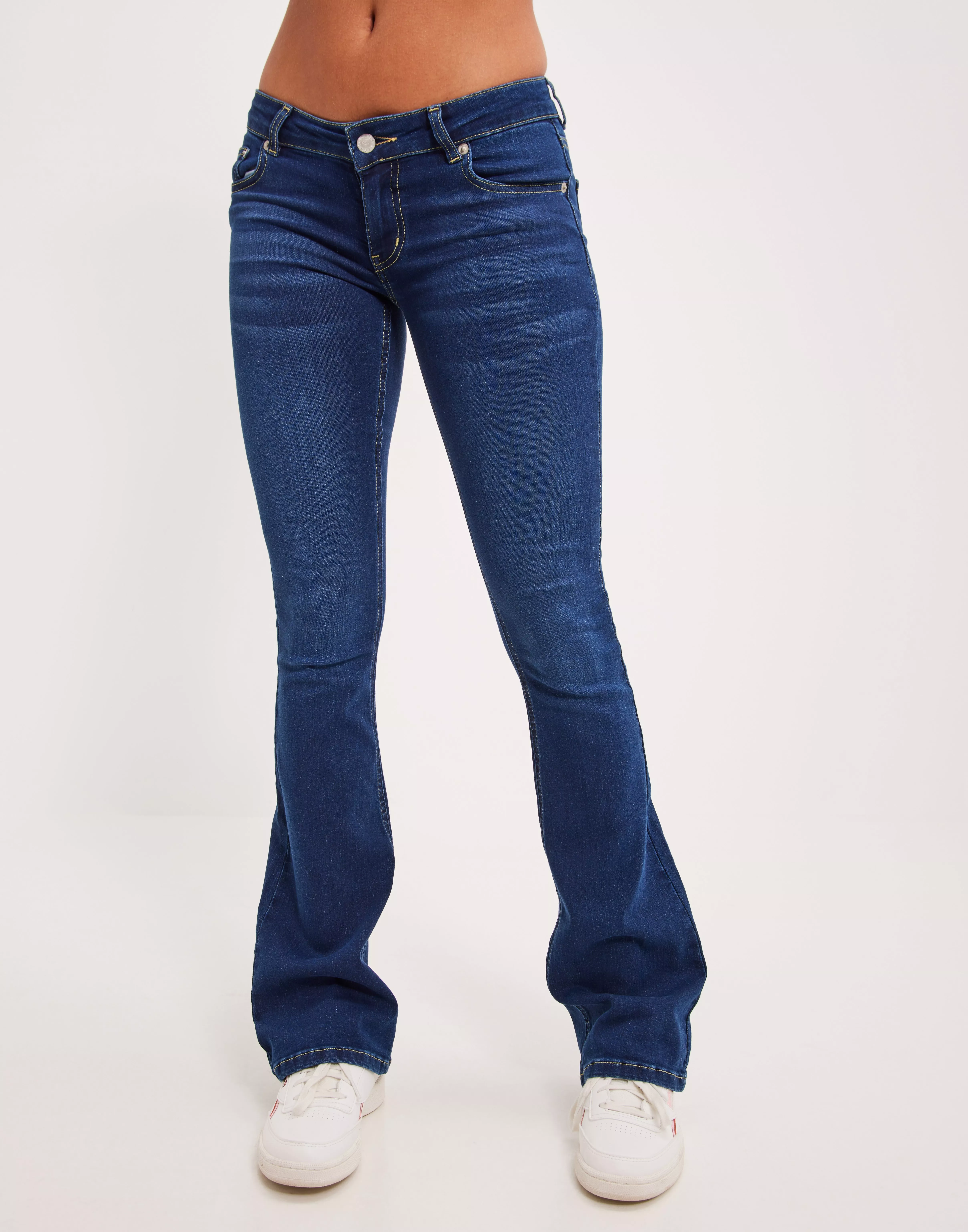 Low waist boot-cut jeans