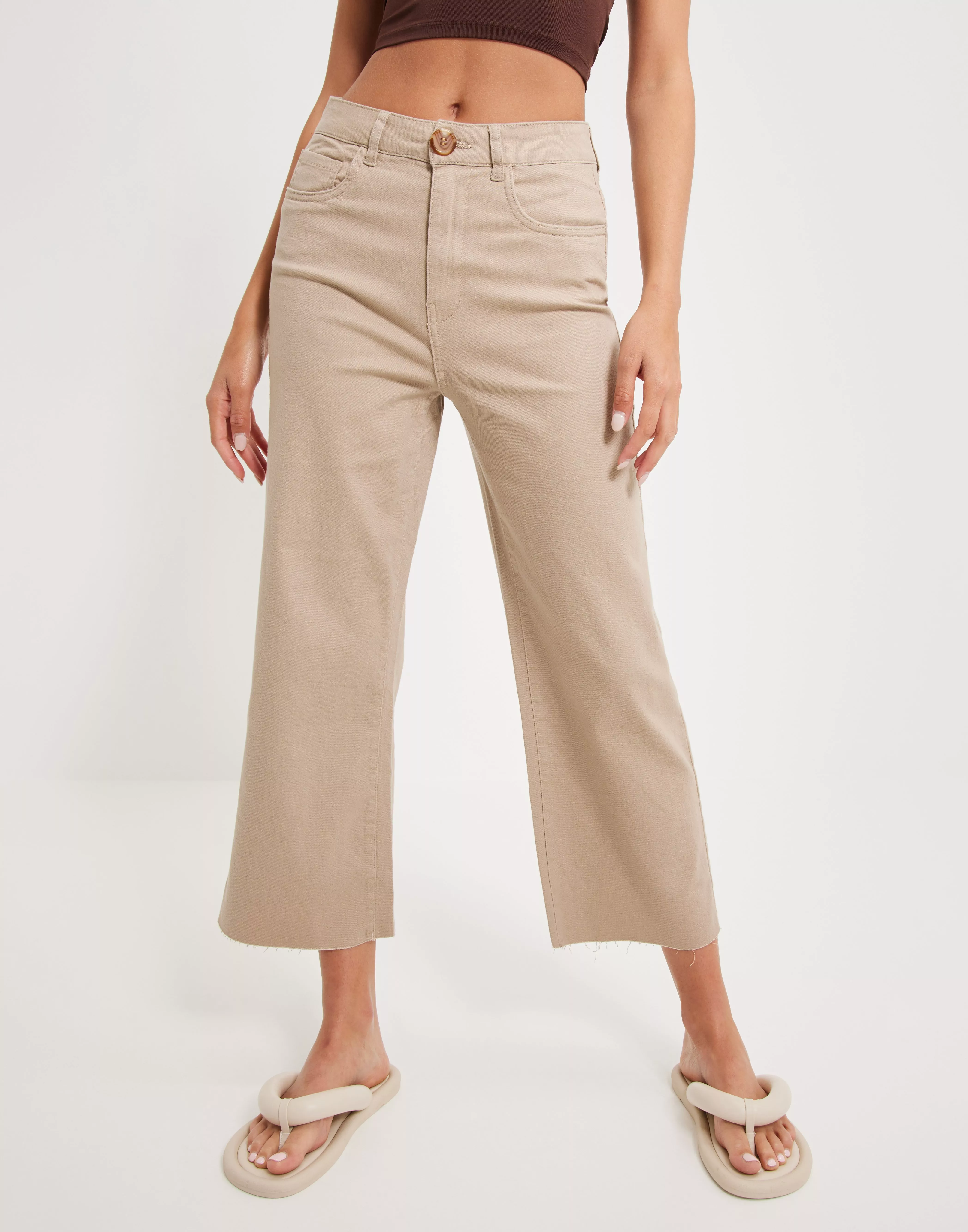 Buy Vero Moda VMHOT KATHY SHR WIDE CROP CO Silver Mink | Nelly.com