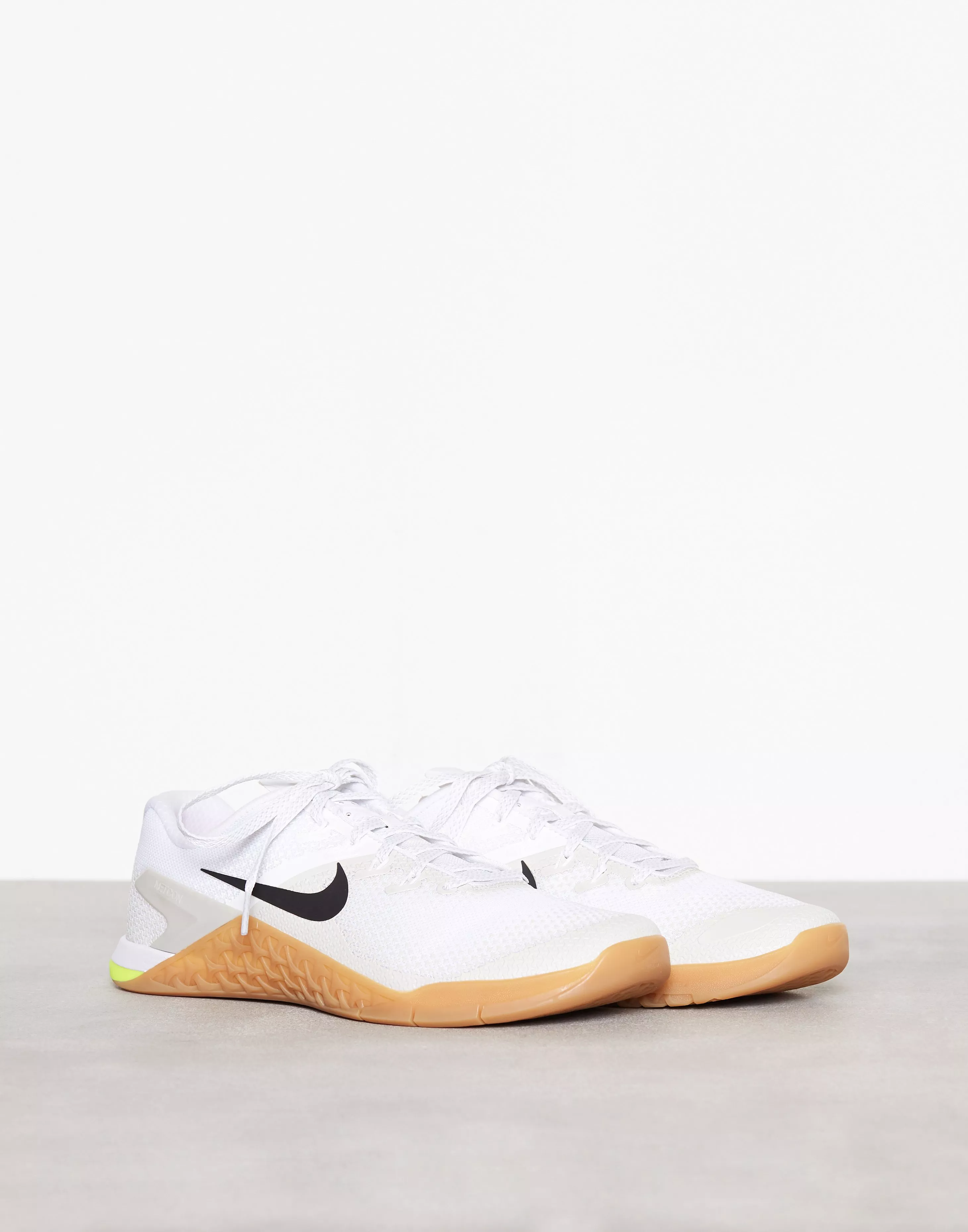 Nike metcon store 4 white gum