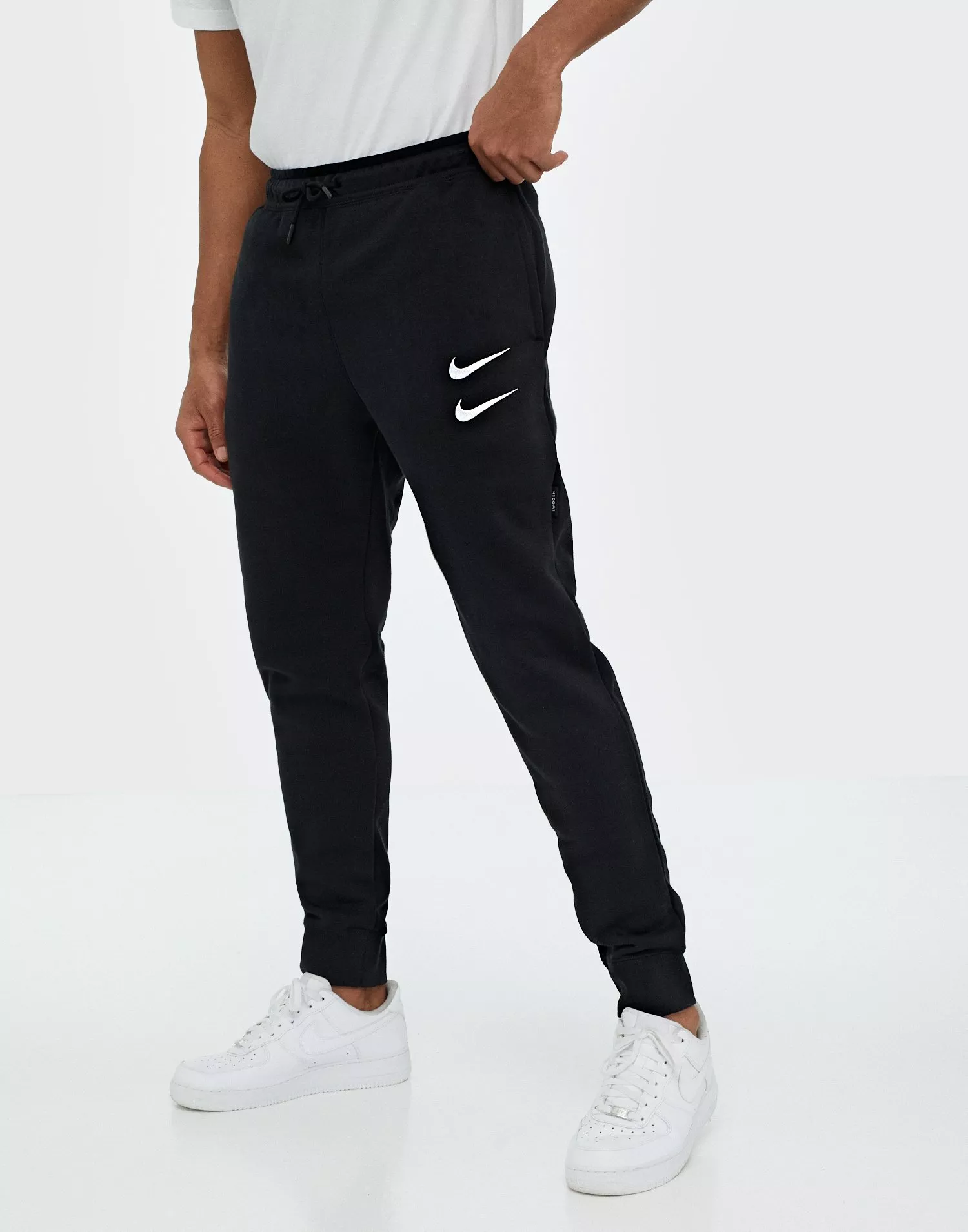 Men's Nike Black Sportswear Swoosh League Logo Track Pants (DM5477