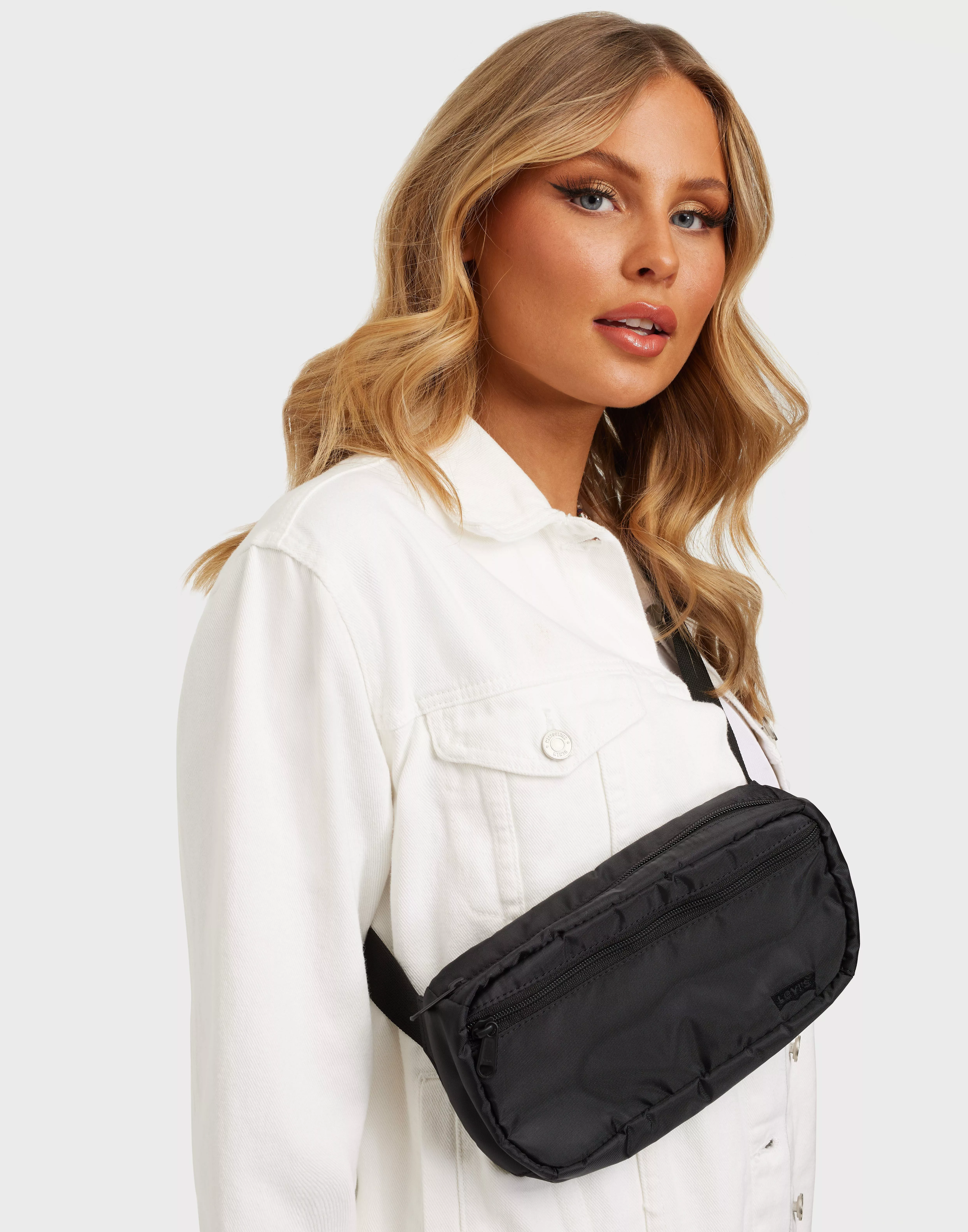 Levi's batwing crossbody outlet sling bag