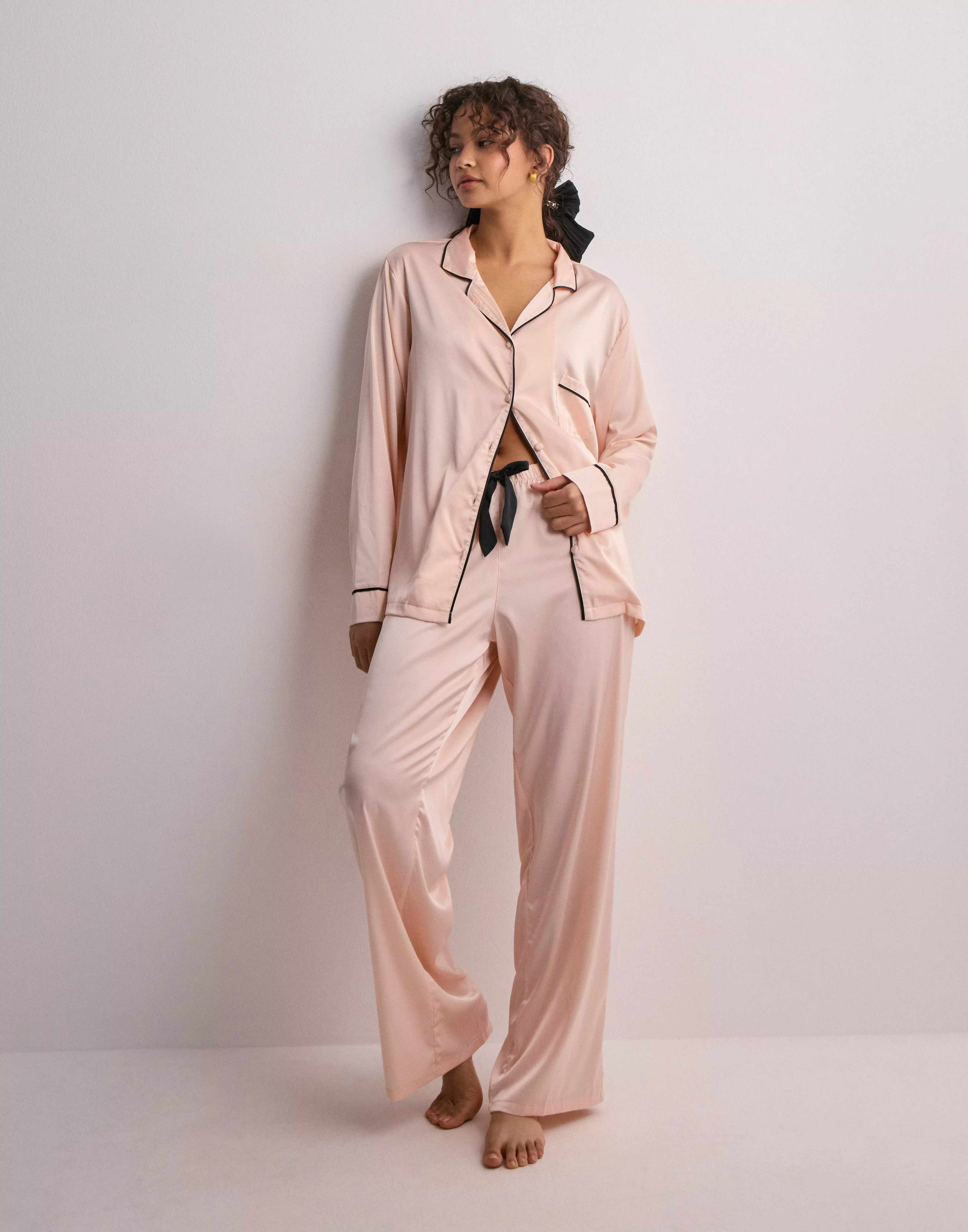 Bluebella Claudia Satin Pajamas set in black