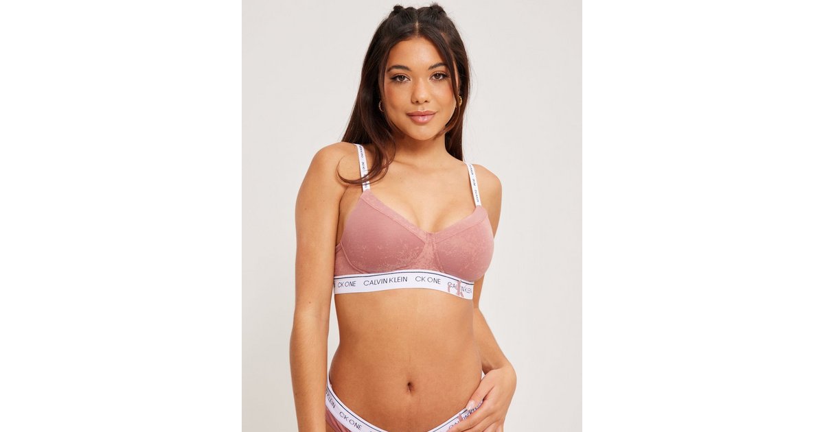 Velvet bra and panty deals set calvin klein