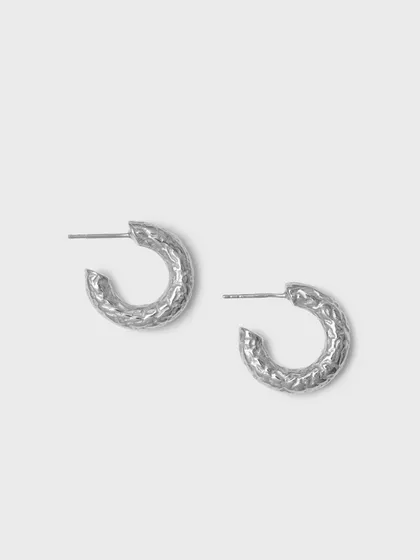 Small hoops structured