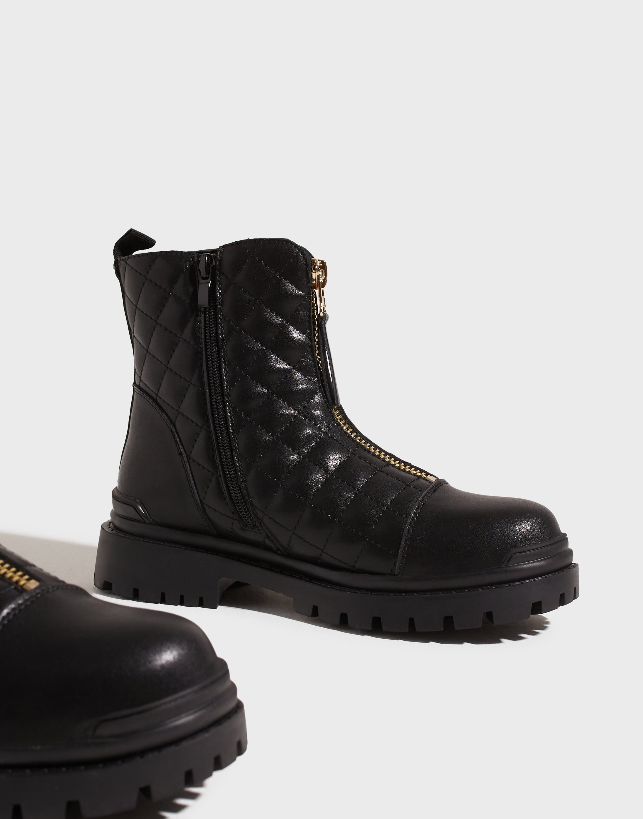 duffy flat boots