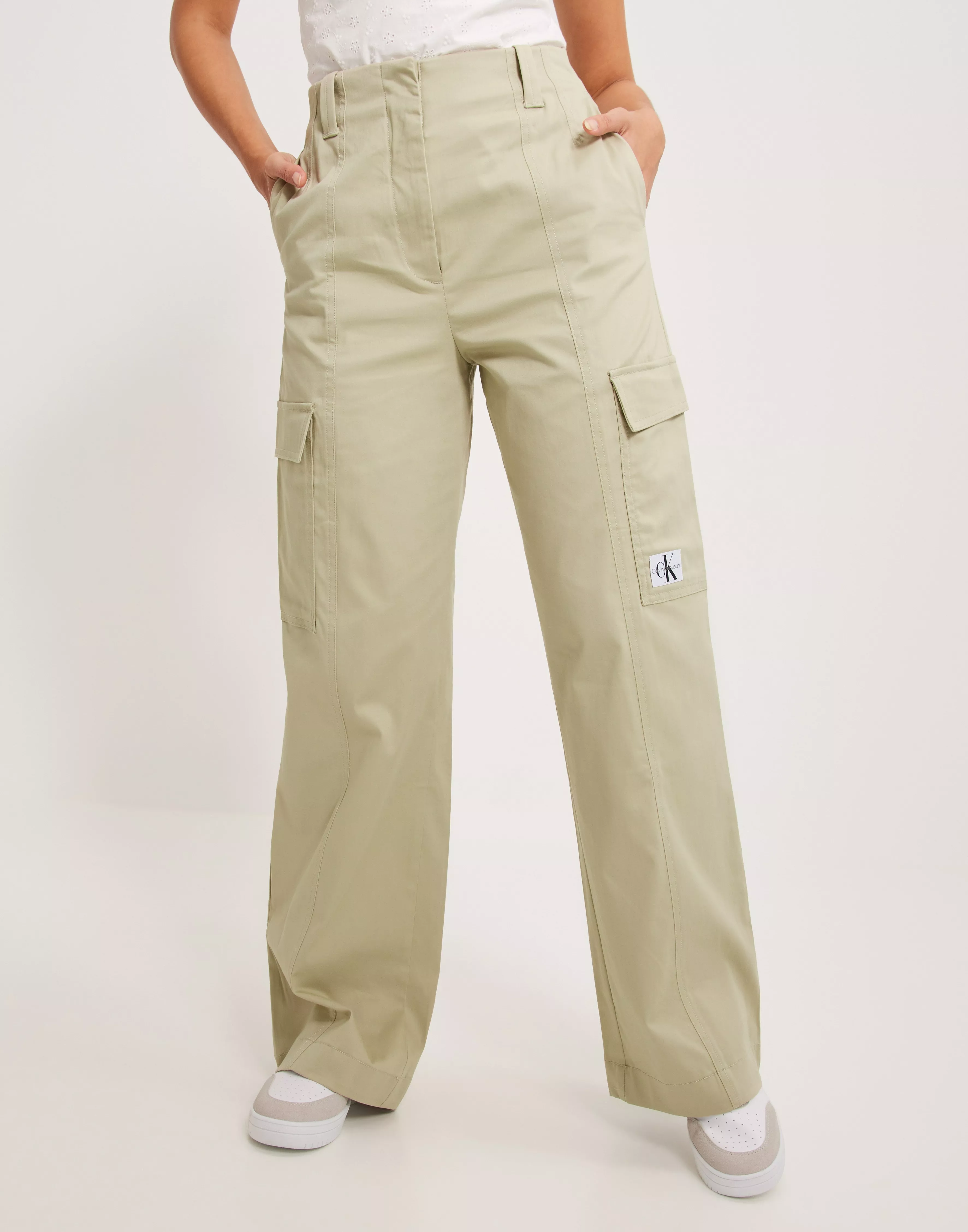 Buy Calvin Klein Jeans BADGE HR STRAIGHT LEG PANTS - Khaki 