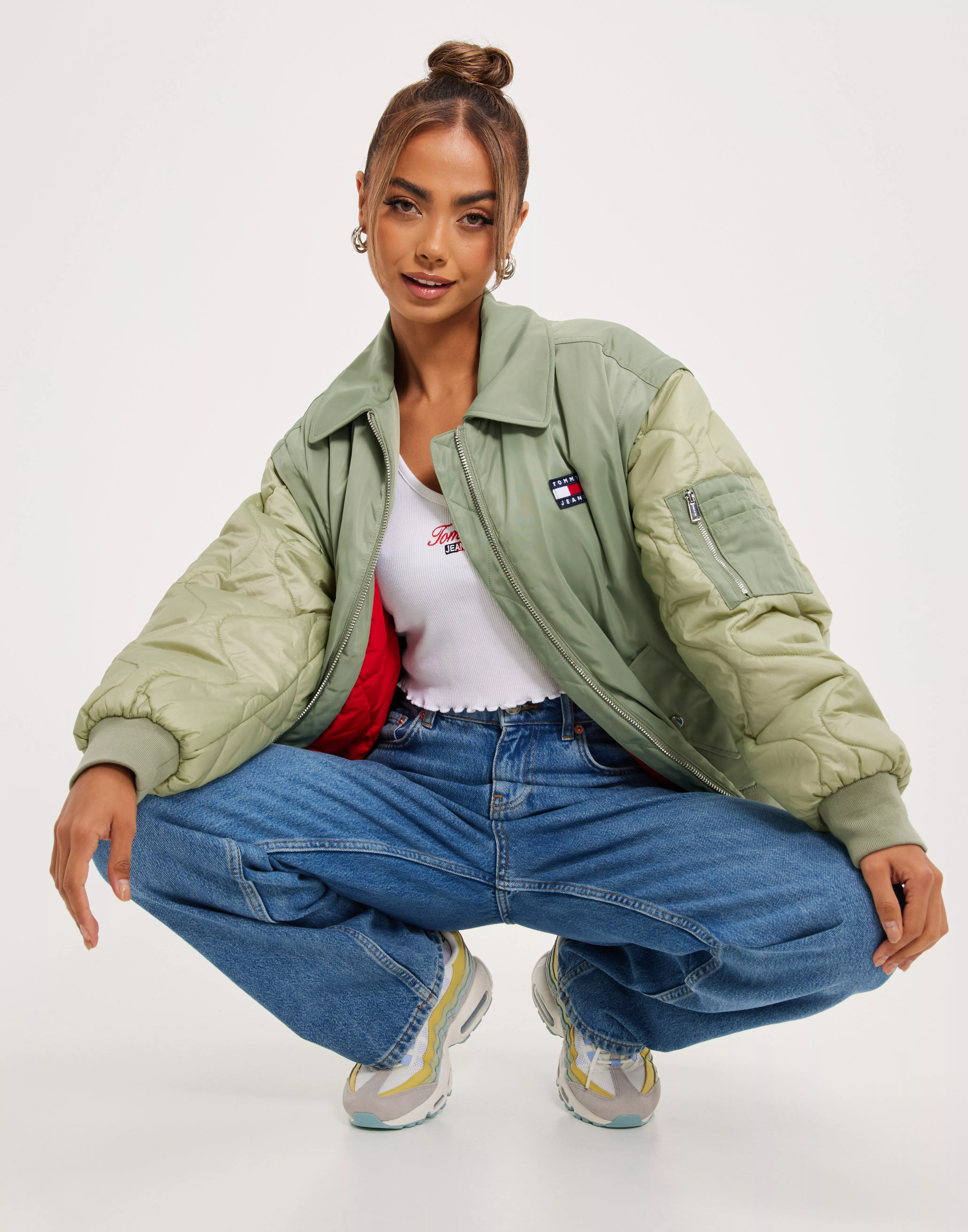 Tommy jeans hot sale bomber jacket