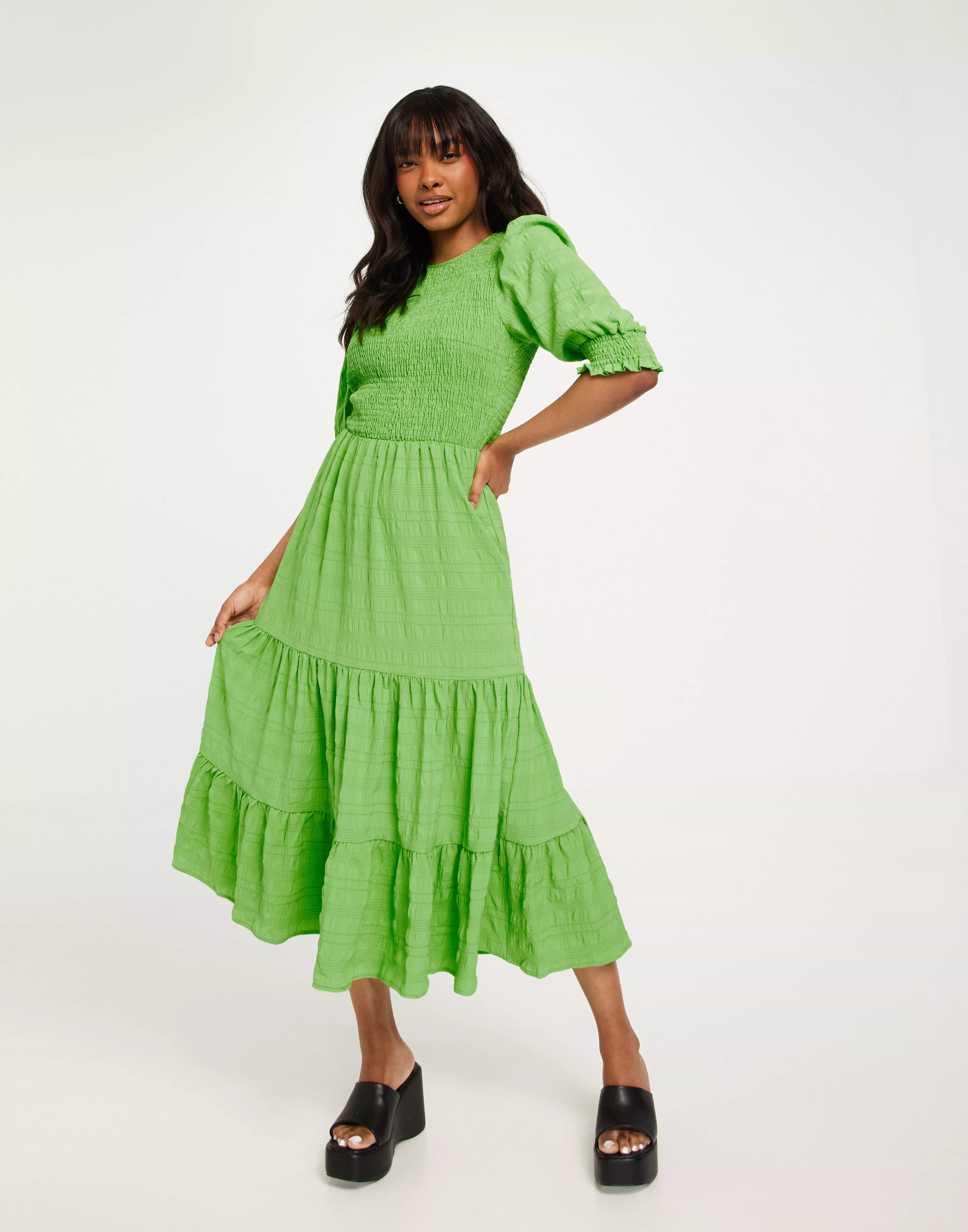 Buy Only 2/4 - ONLTHALIA WVN SMOCK DRESS CALF Grass Green