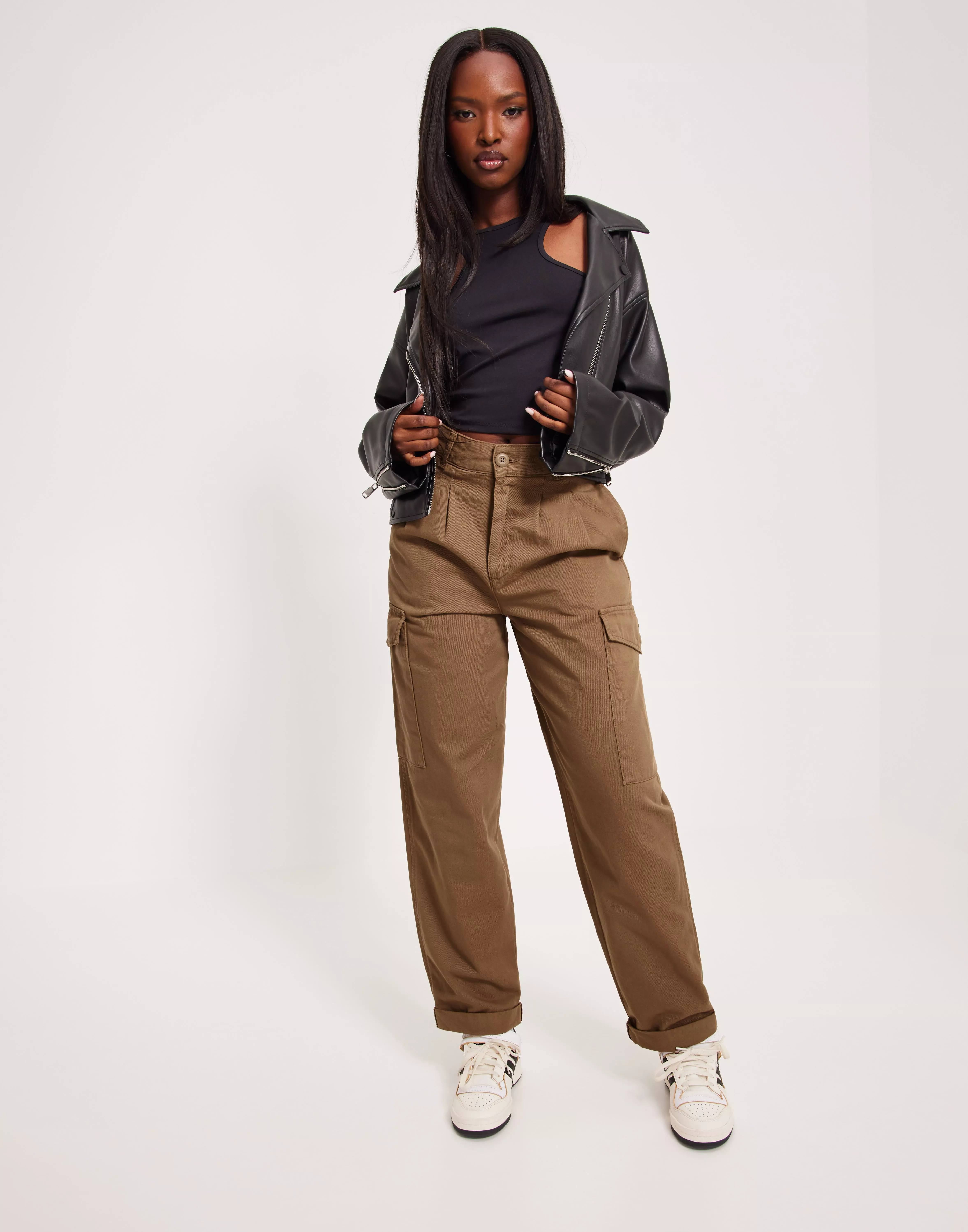 Carhartt WIP collins relaxed twill cargo trousers in brown, ASOS in 2023