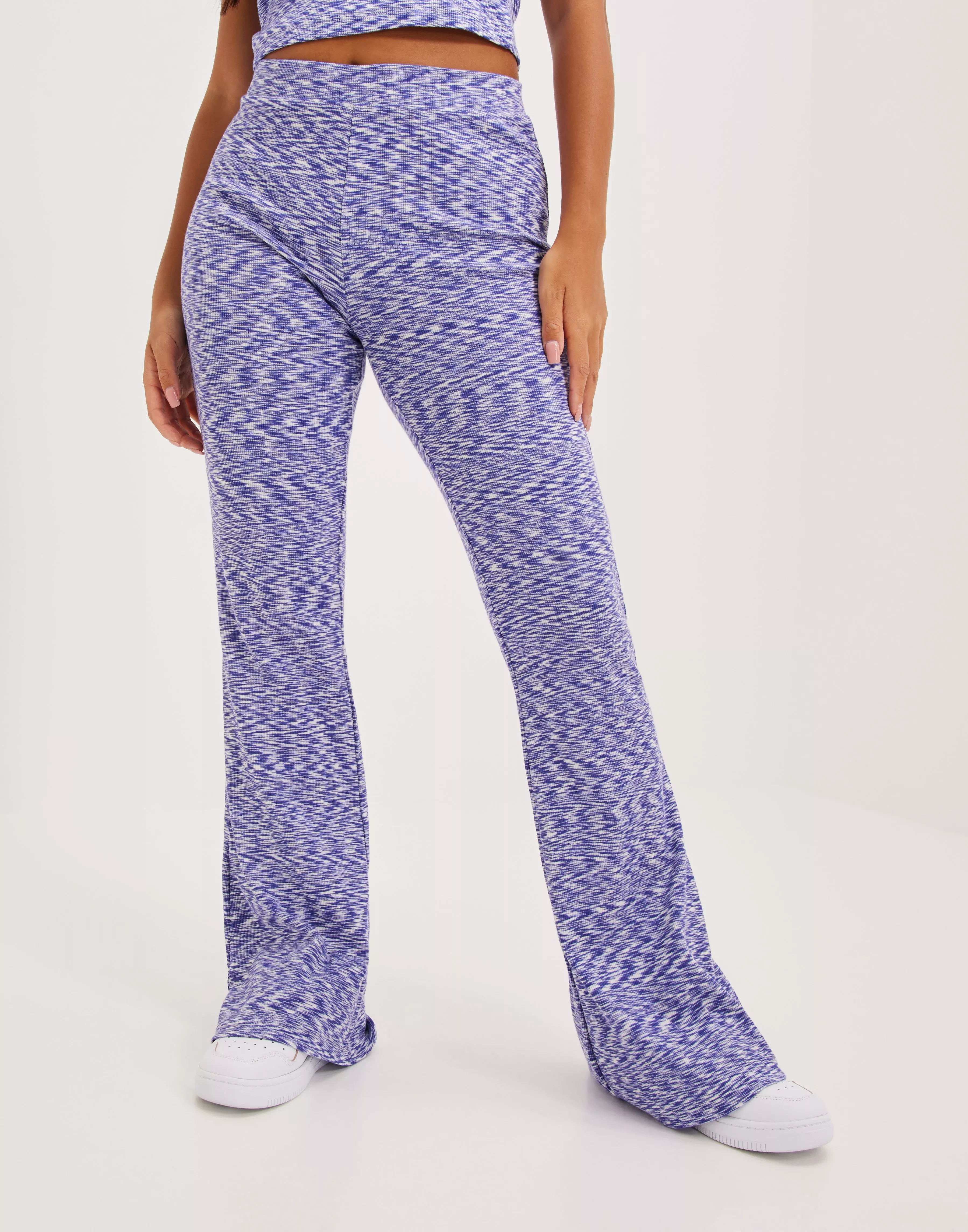 pad kant besteden Buy Only ONLAMIA FLARED PANT JRS - Deep Blue | Nelly.com