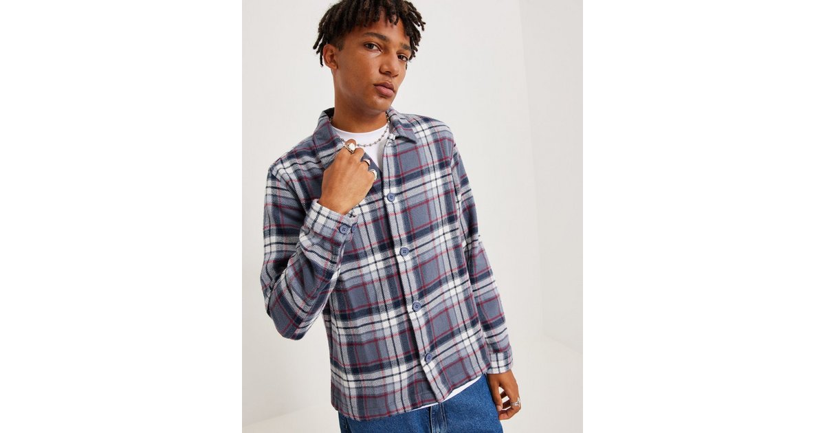 flannel with white t shirt