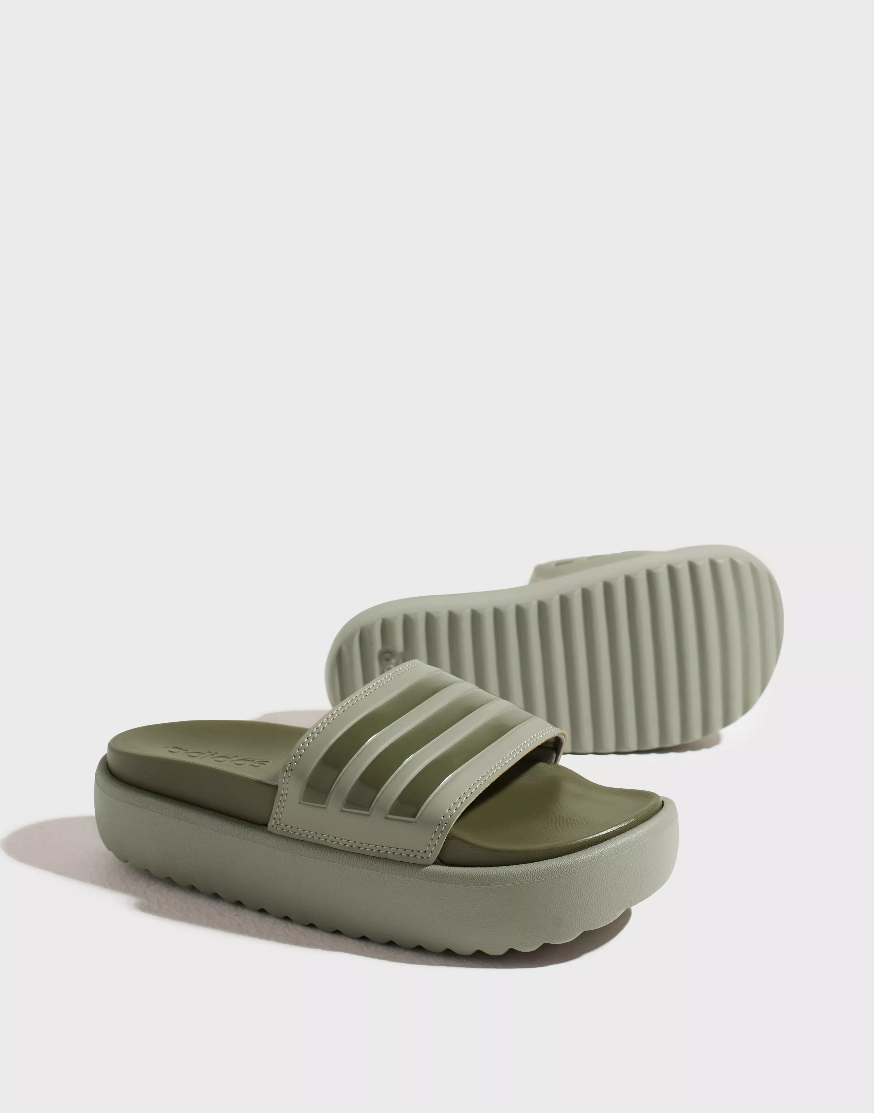 Adidas discount adilette platform