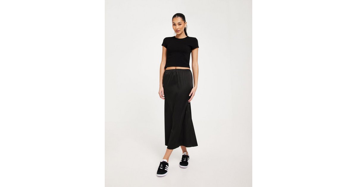 Adidas originals women's outlet eqt long skirt black